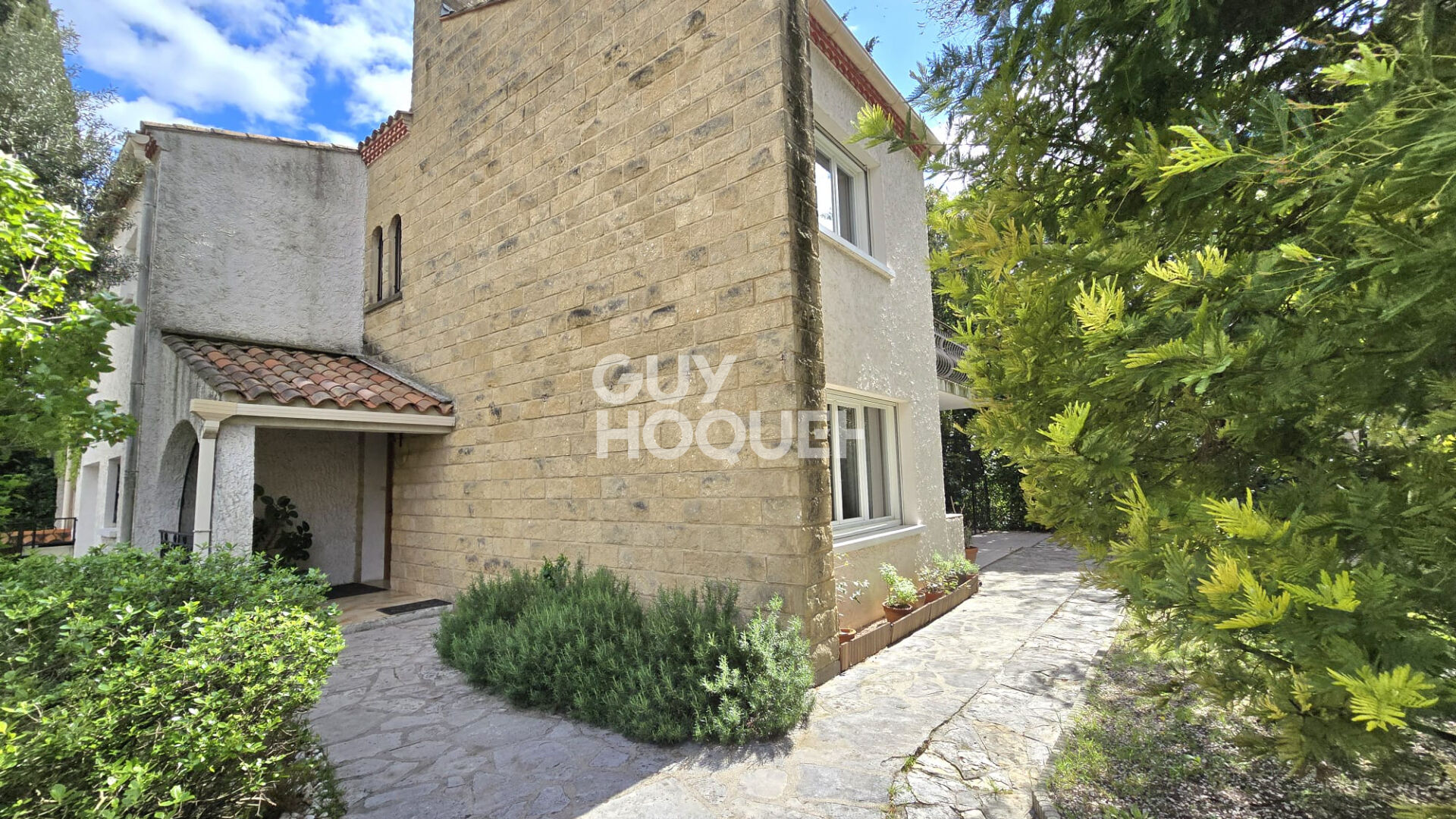 Grande maison familiale 6 pièces,152M2, jardin, véranda, garage mitoyen