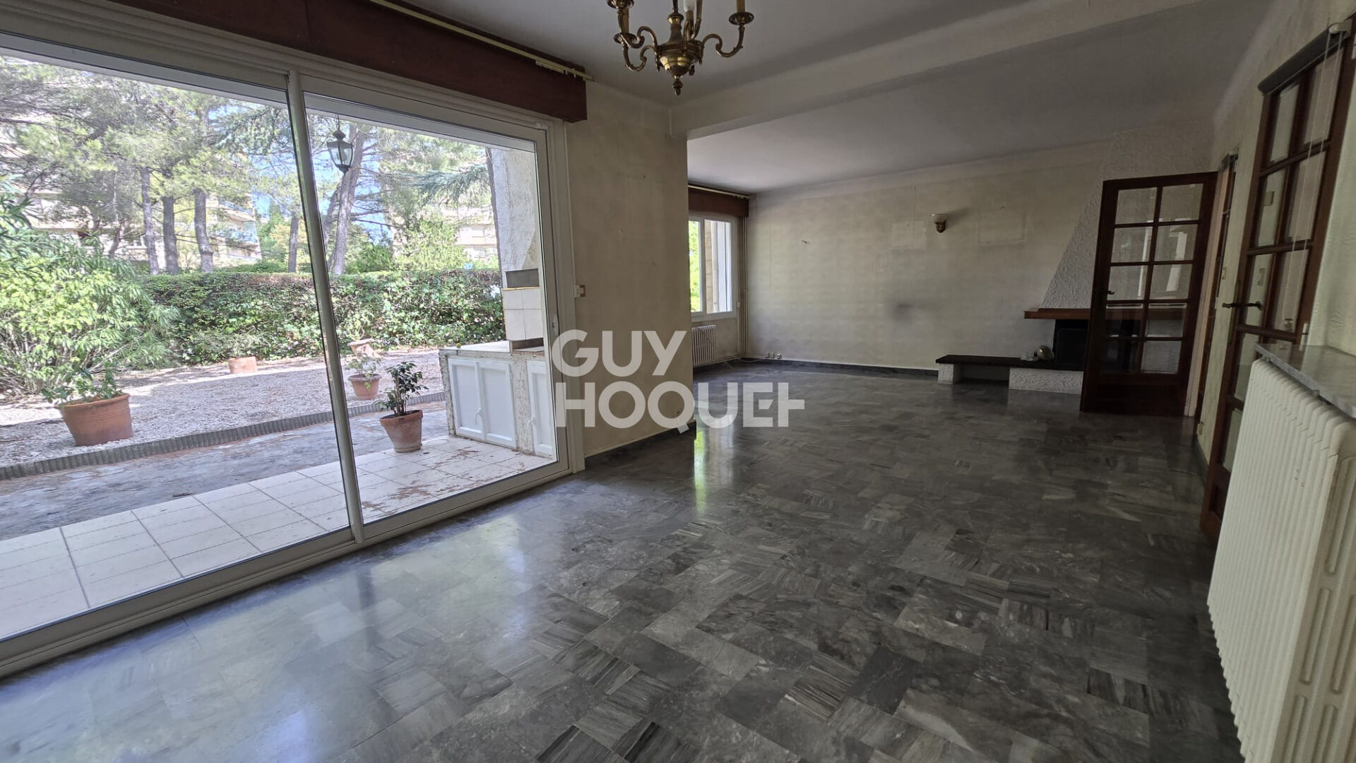 Grande maison familiale 6 pièces,152M2, jardin, véranda, garage mitoyen