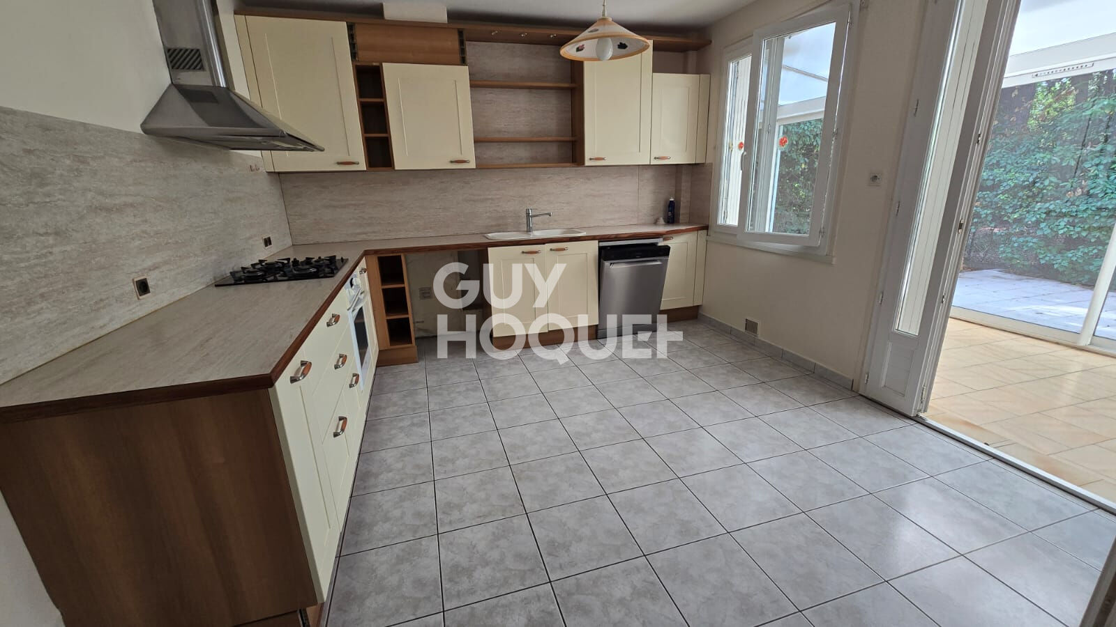 Grande maison familiale 6 pièces,152M2, jardin, véranda, garage mitoyen