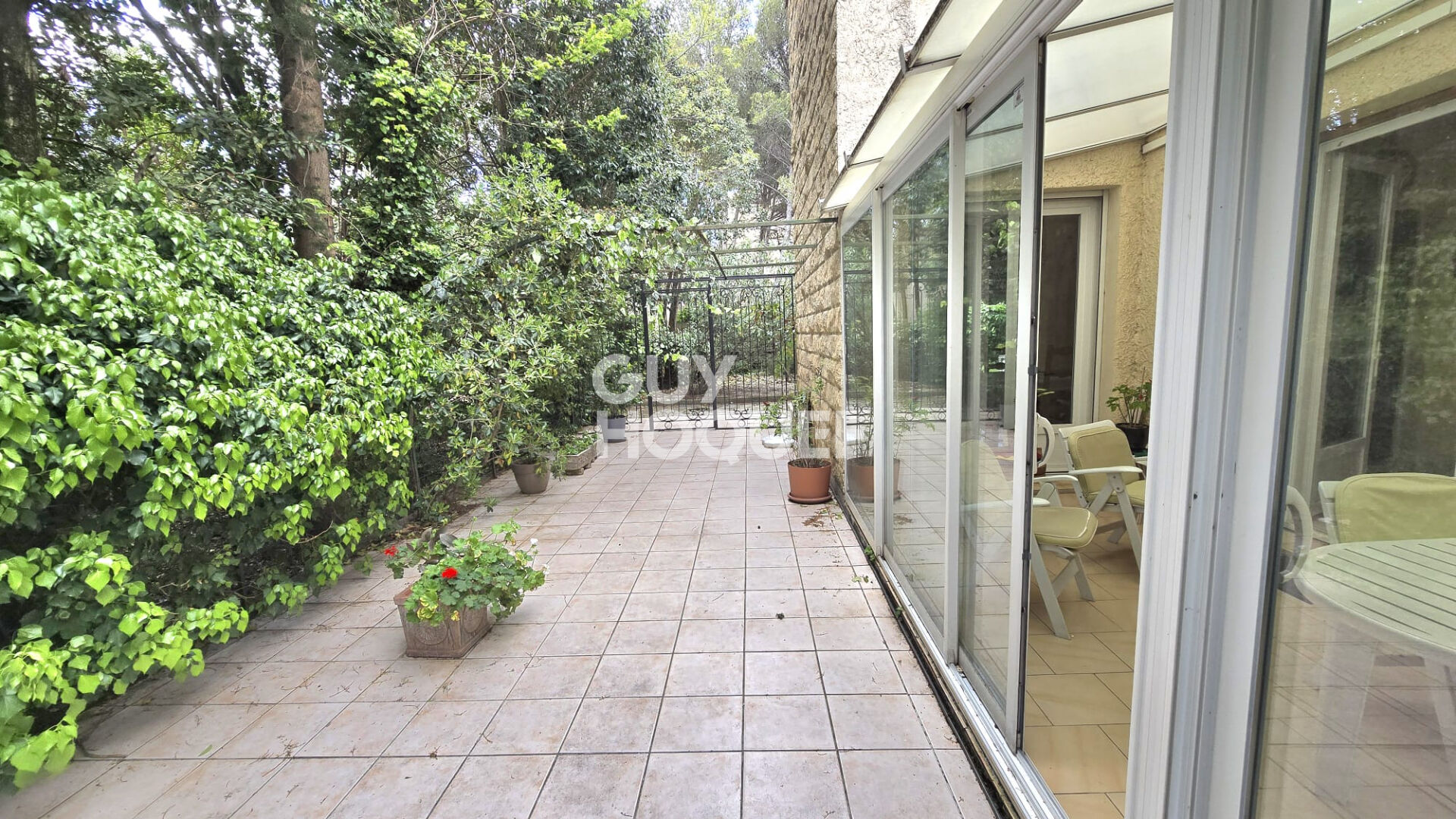 Grande maison familiale 6 pièces,152M2, jardin, véranda, garage mitoyen