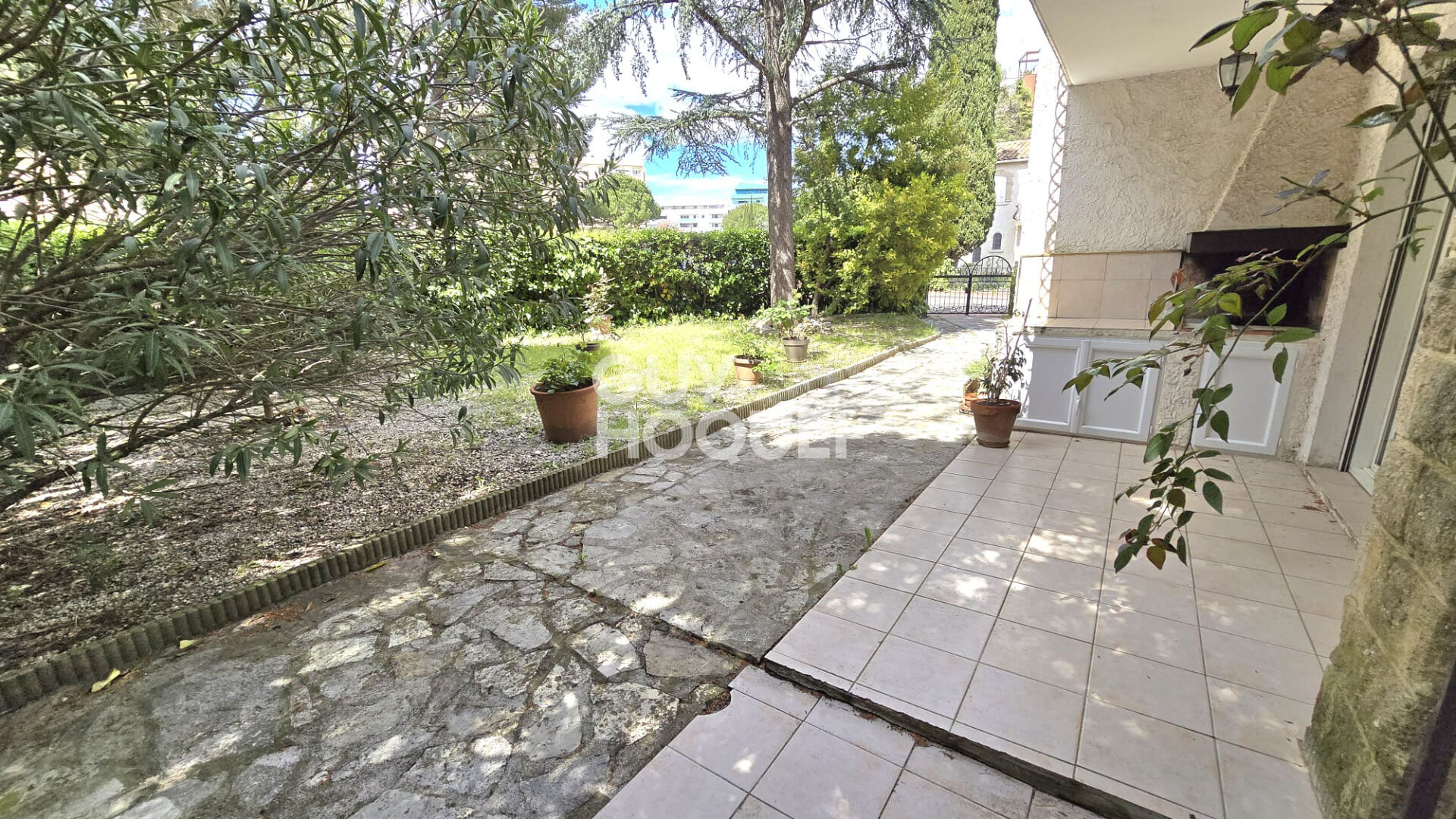 Grande maison familiale 6 pièces,152M2, jardin, véranda, garage mitoyen