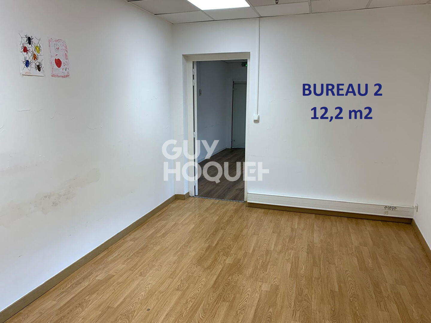 LOCAL 2 BUREAUX GALERIE HYPERMARCHE  37 m2