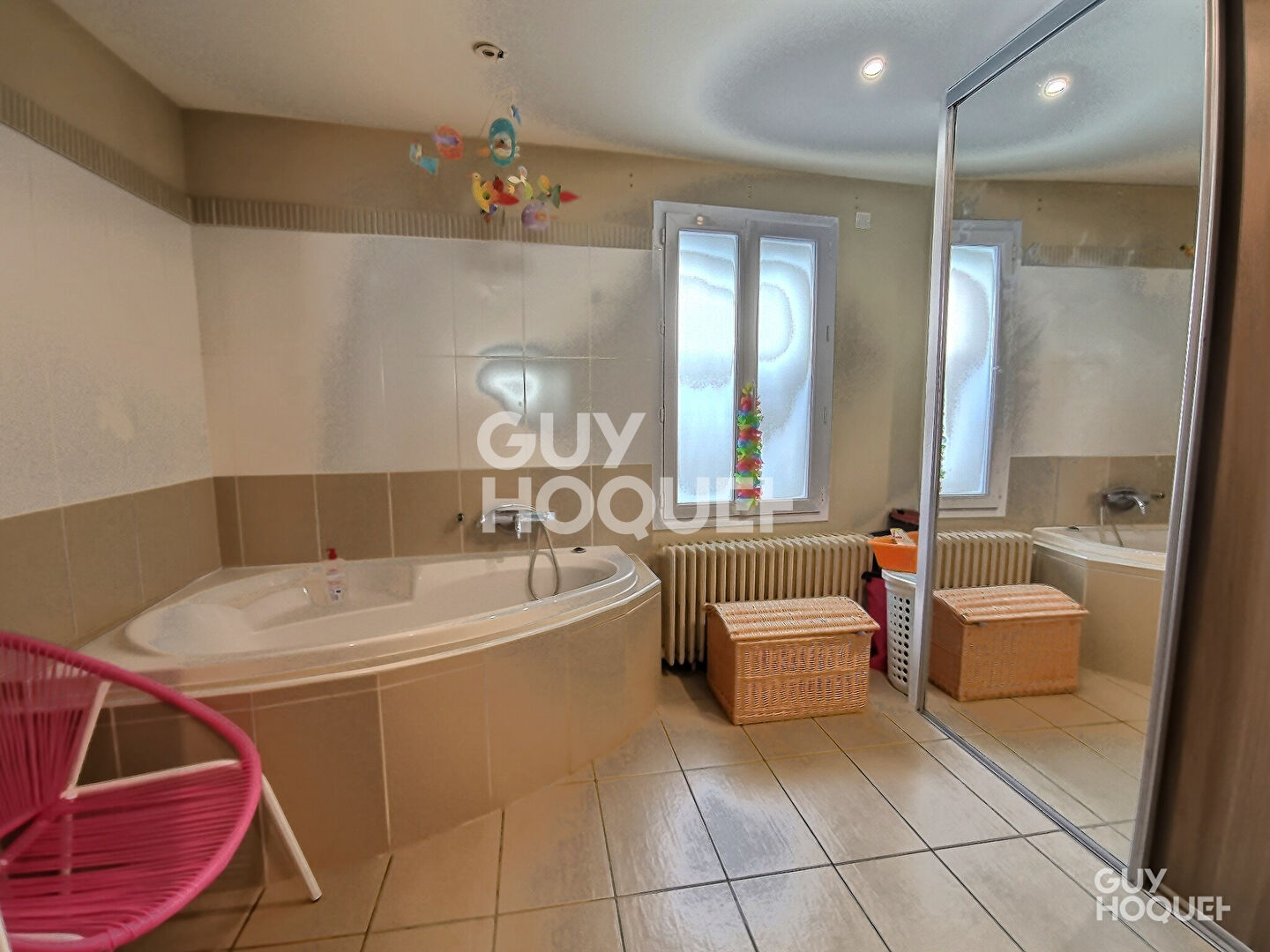 Maison de ville 105 m2 : vieux  village Celleneuve