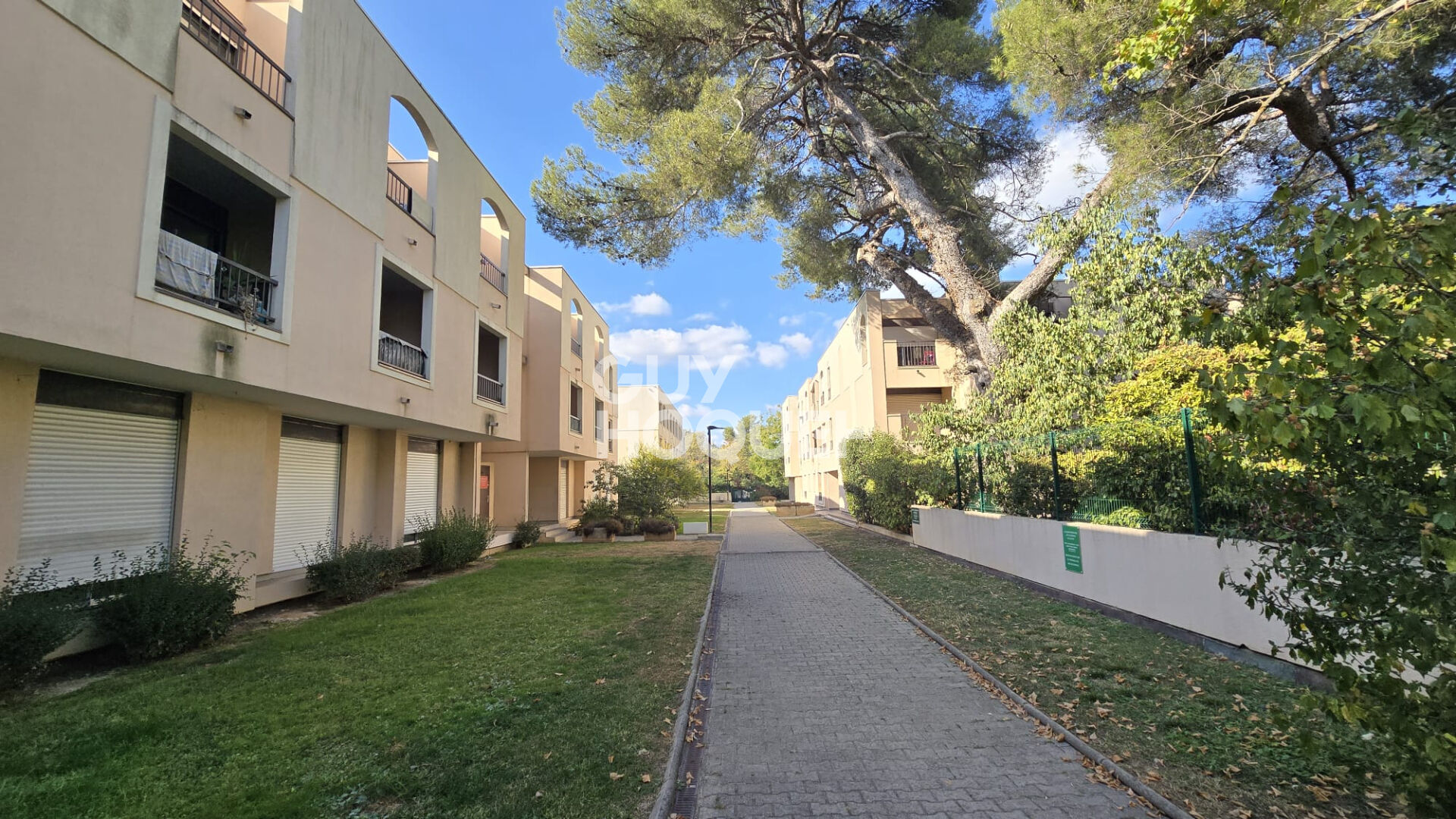 T2 Meublé  35 M2  PROCHE FACS !