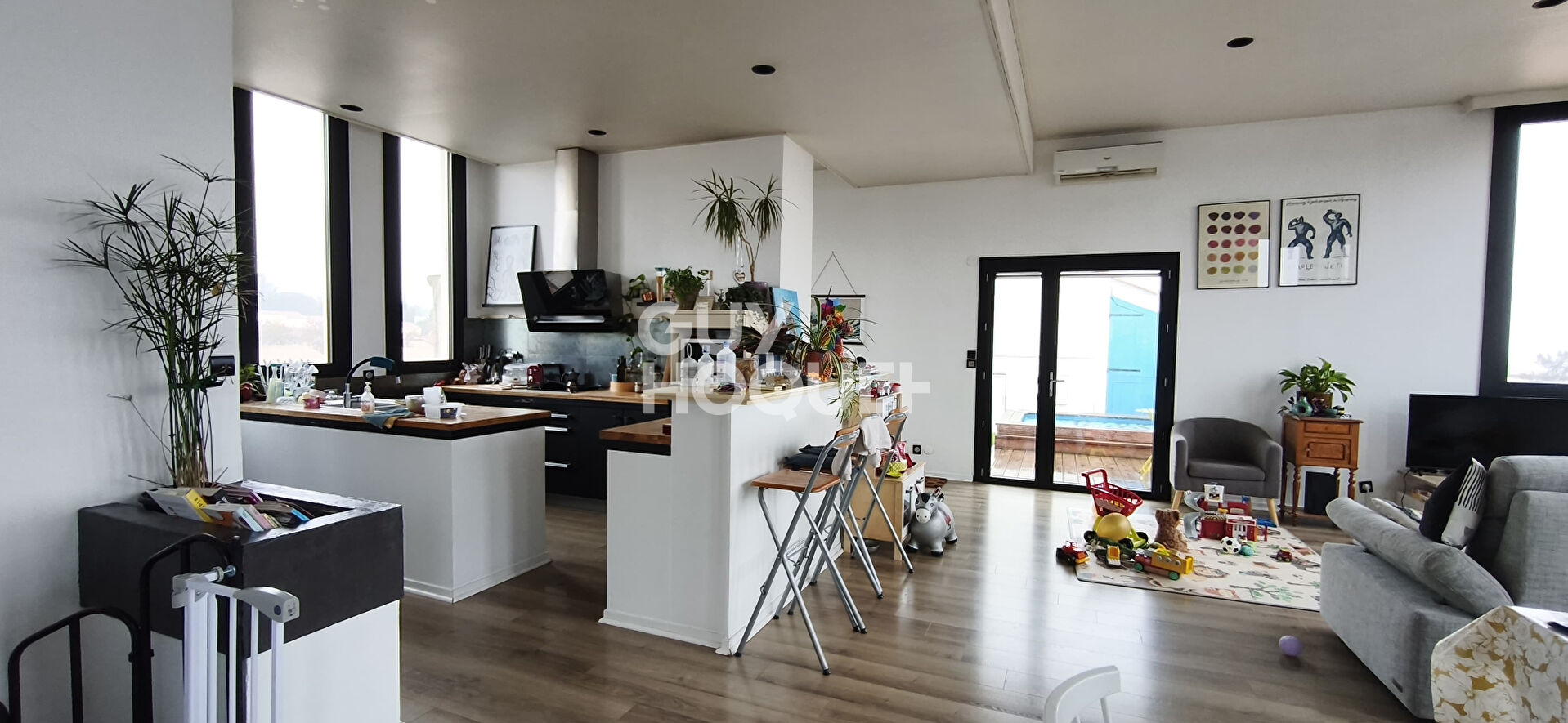 Duplex 4 pièce(s) 117m2 + 2 terrasses + 2 garages + piscine