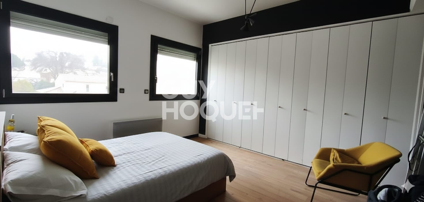 Duplex 4 pièce(s) 117m2 + 2 terrasses + 2 garages + piscine