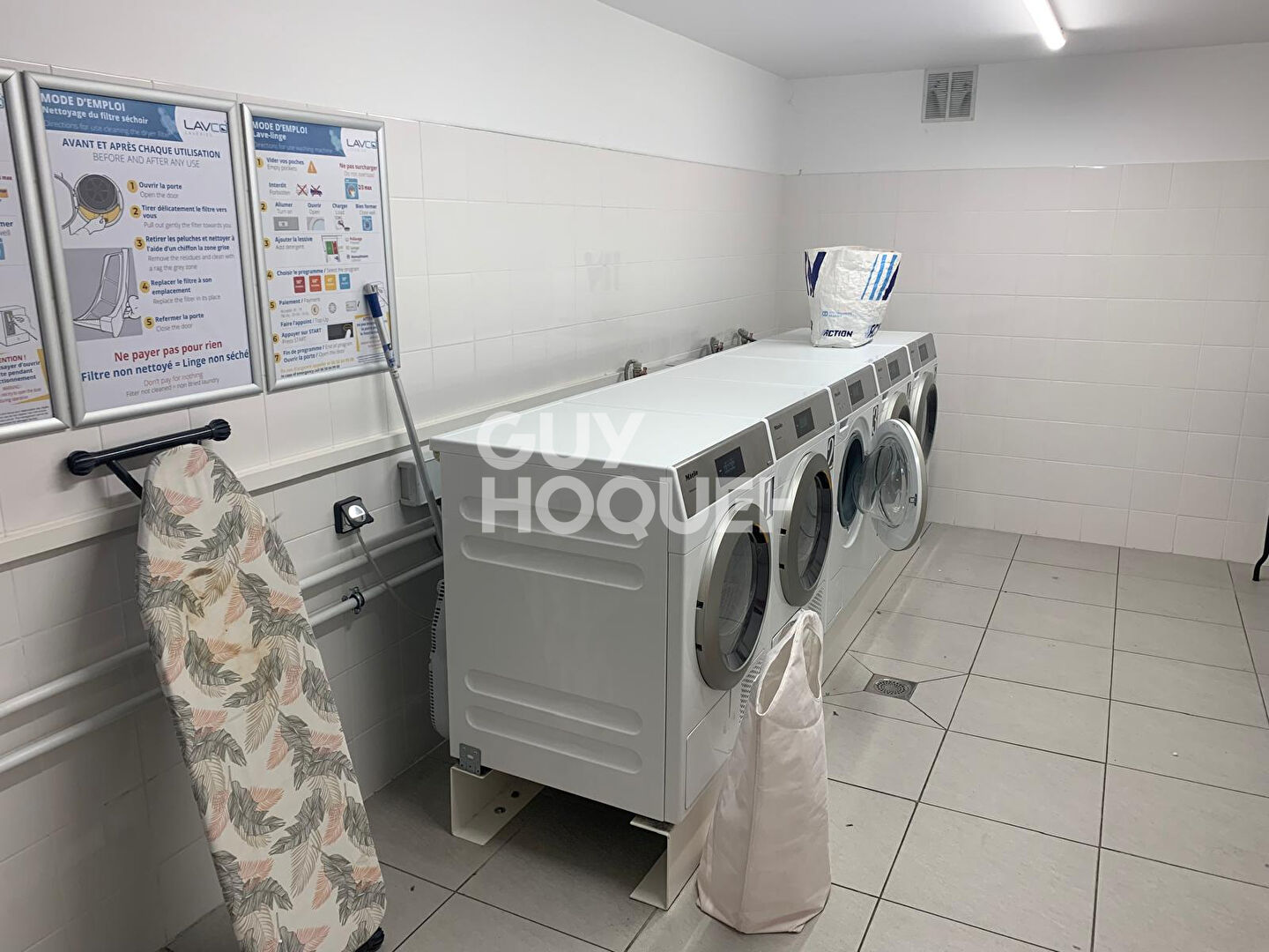 STUDIO MEUBLE RESIDENCE ETUDIANTE MODERNE: ETAT NEUF !