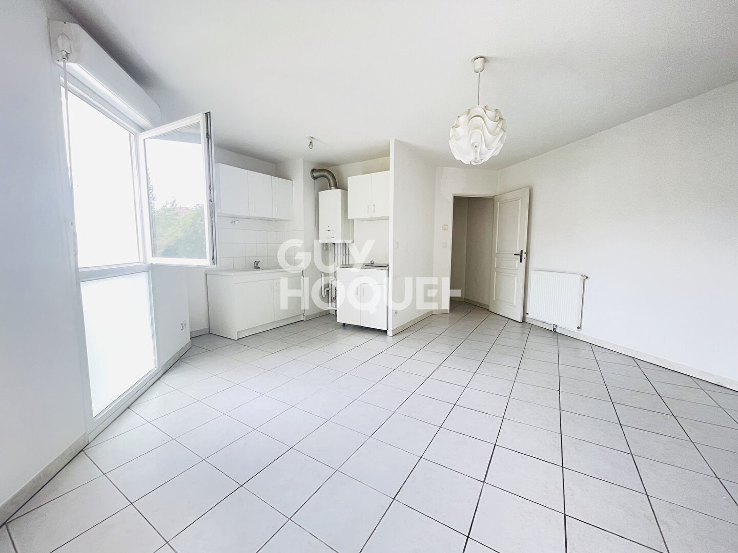 RESIDENCE DE STANDING :T2  46 m2 + BALCON + BOX