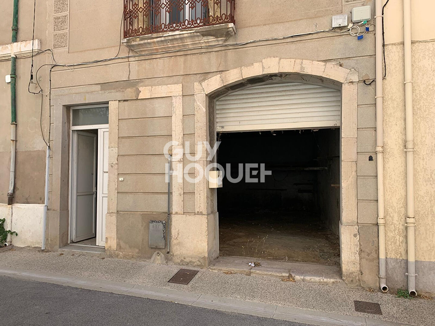 Maison de ville à restaurer : 51.33 m2 + Grenier 54 m2 + garage 53 m2