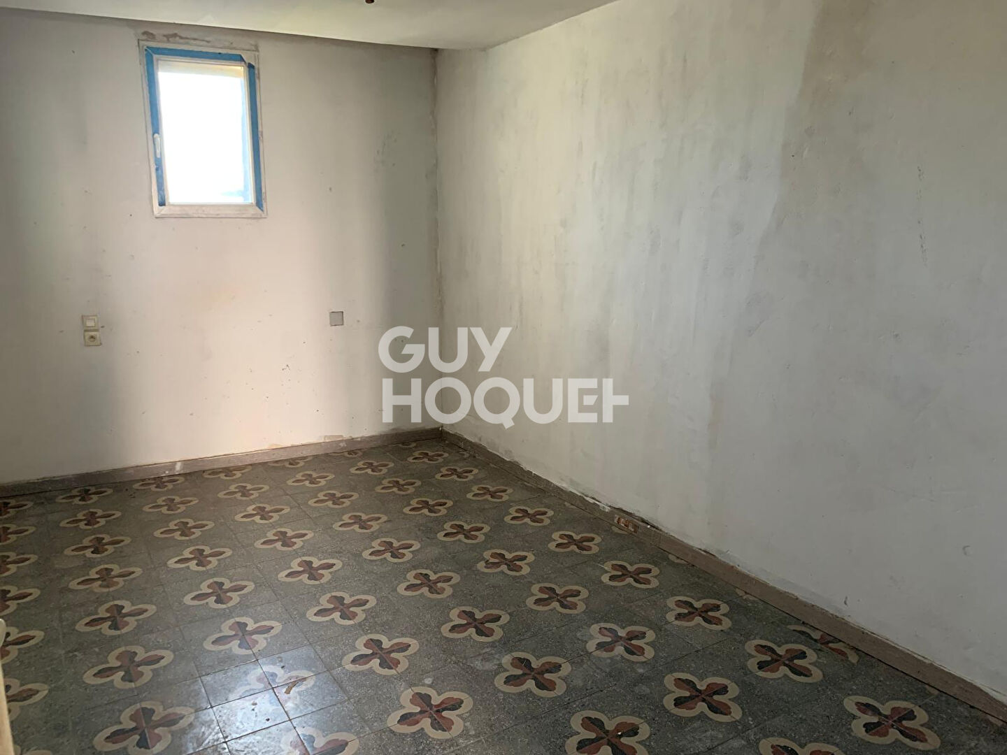 Maison de ville à restaurer : 51.33 m2 + Grenier 54 m2 + garage 53 m2