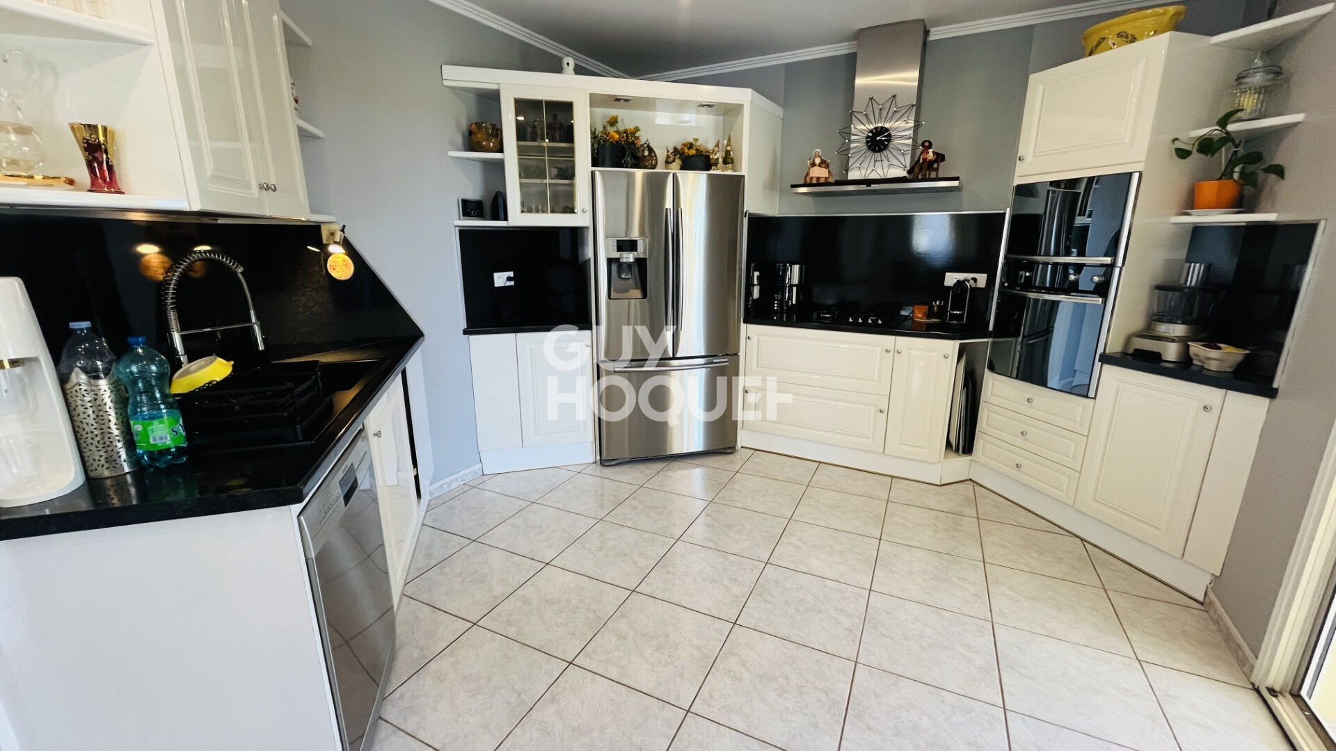Maison familiale Juvignac de  245 m² sur 1024 m² de terrain