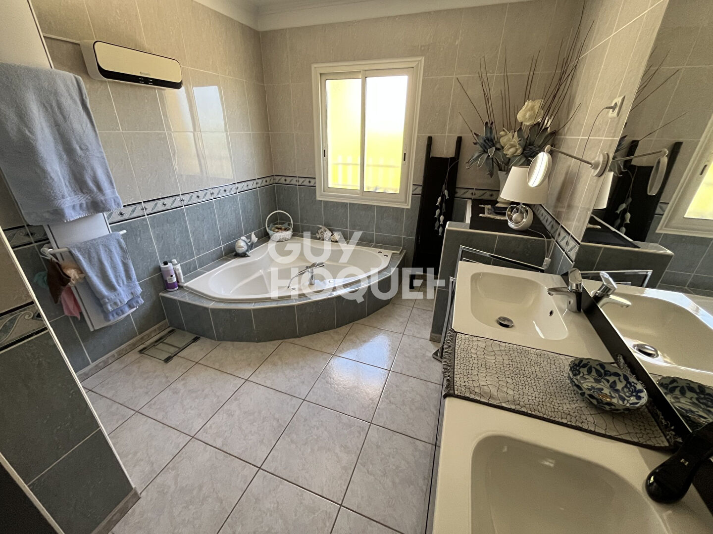 Maison familiale Juvignac de  245 m² sur 1024 m² de terrain