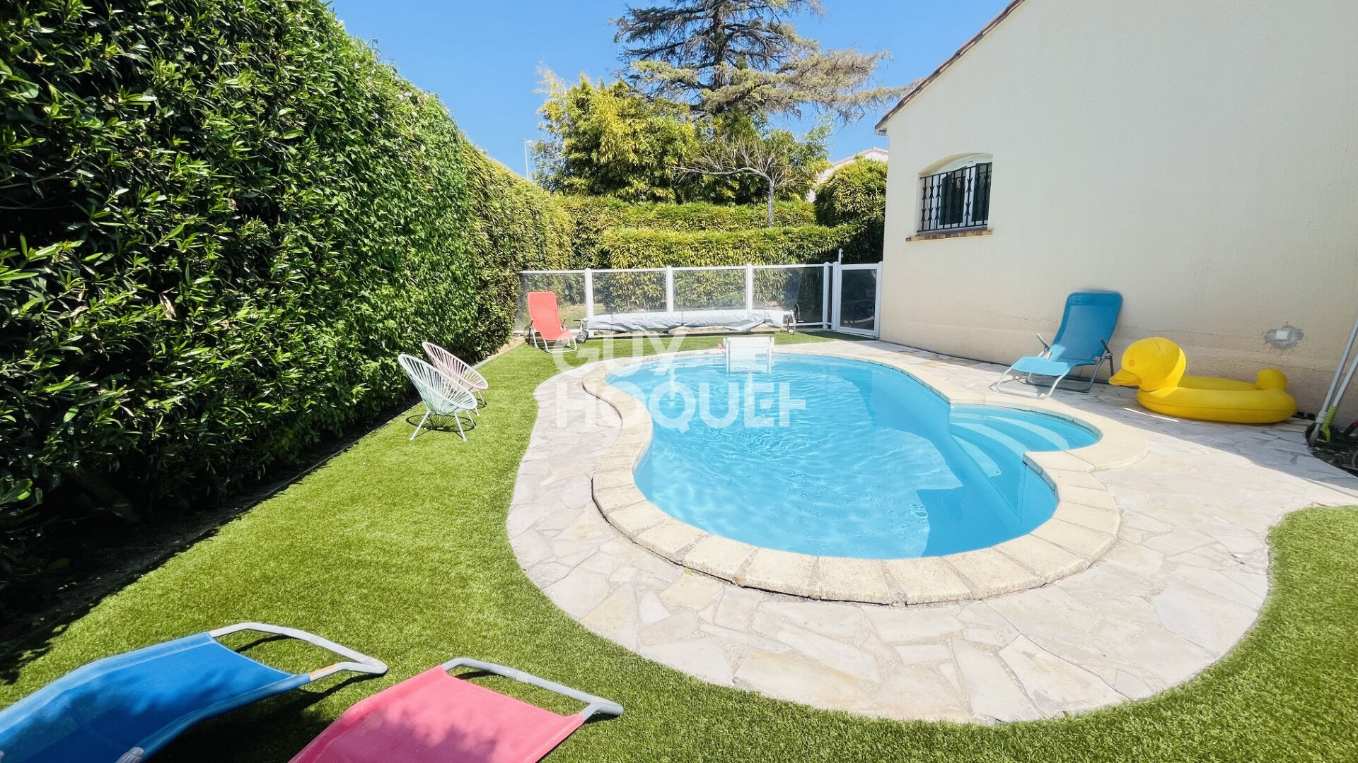 Villa 6 pièces avec piscine, proche Montpellier.