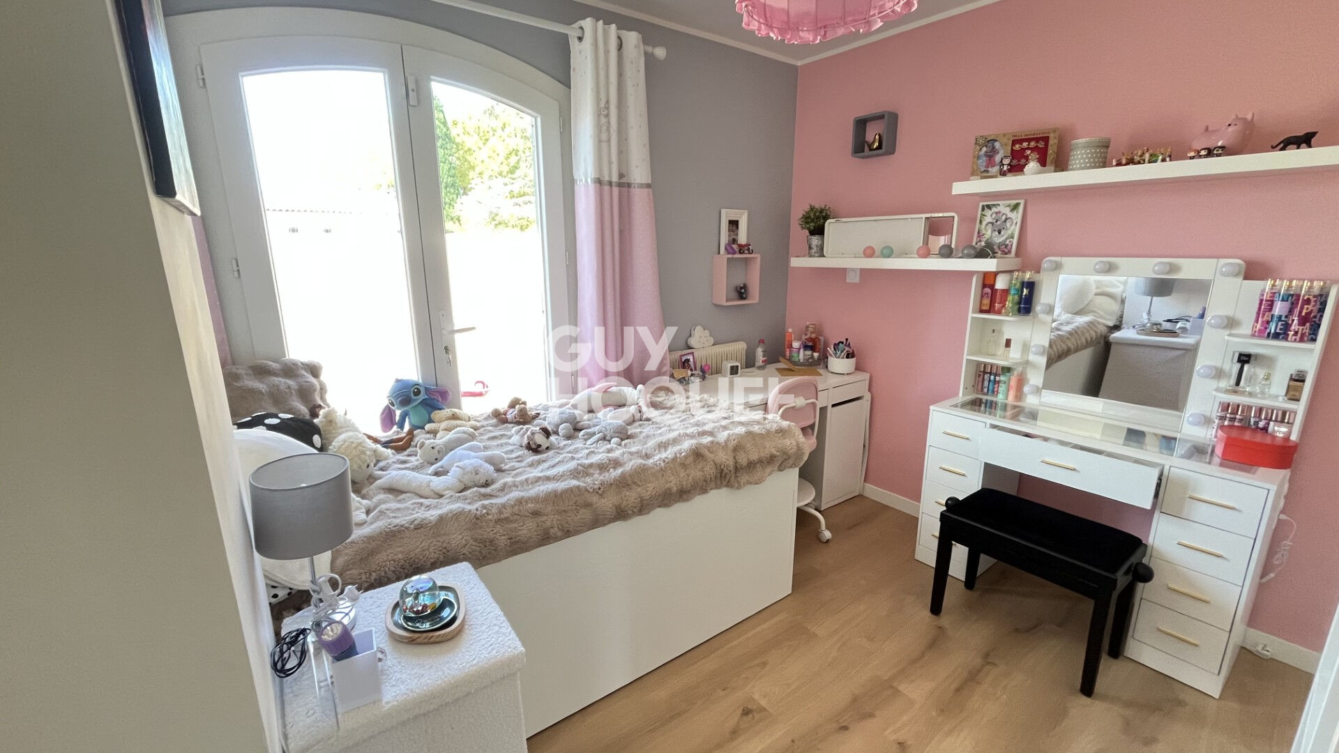 Villa 6 pièces avec piscine, proche Montpellier.
