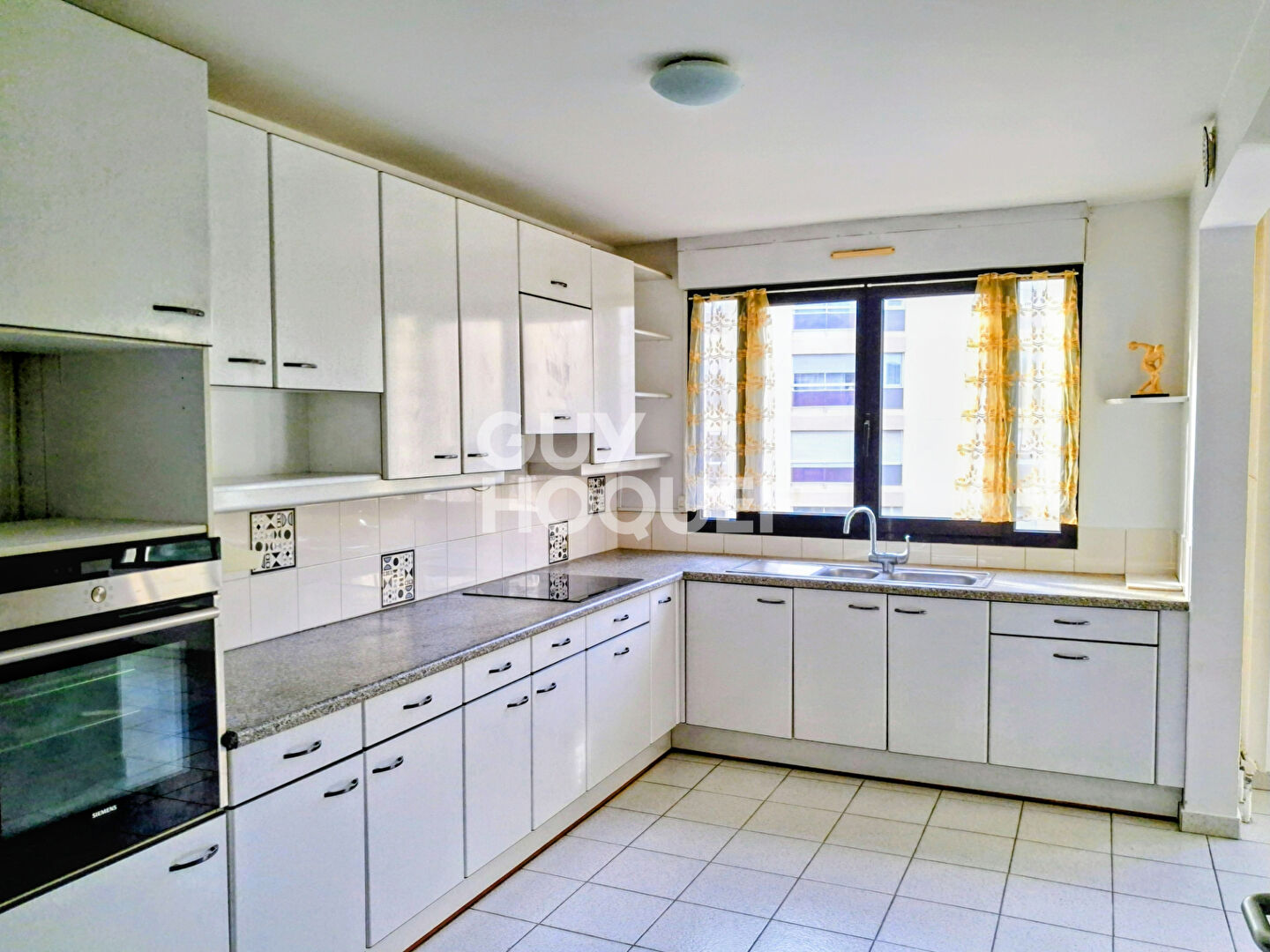 ANTIGONE T4 87 m² lumineux avec loggia et parking - étage élevé