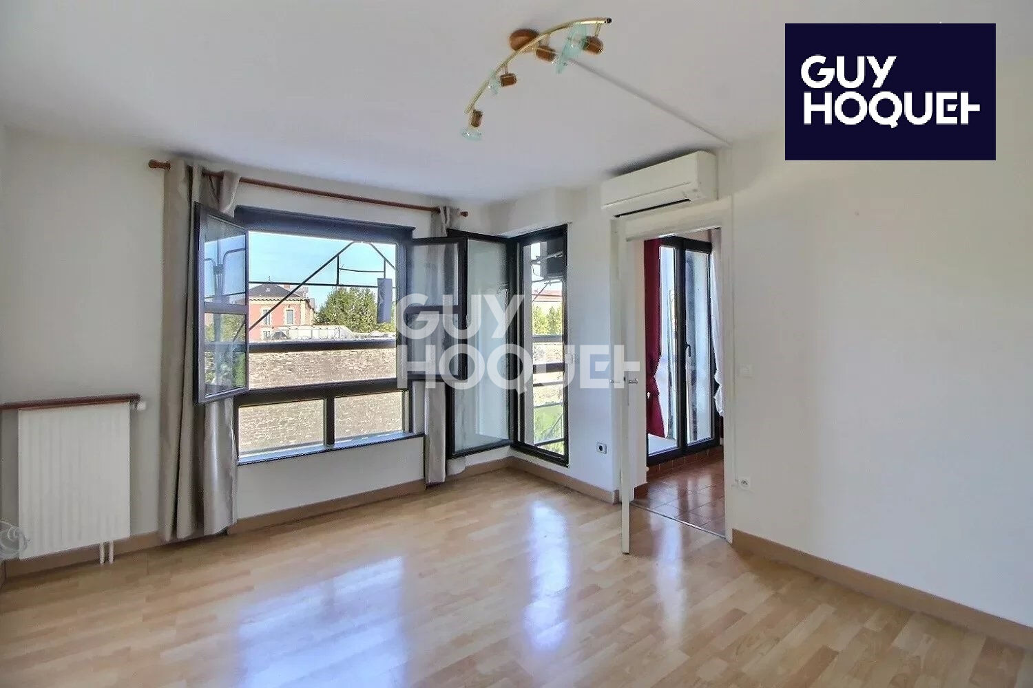 RARE :  A LOUER STUDIO MEUBLE RESIDENCE SENIOR
