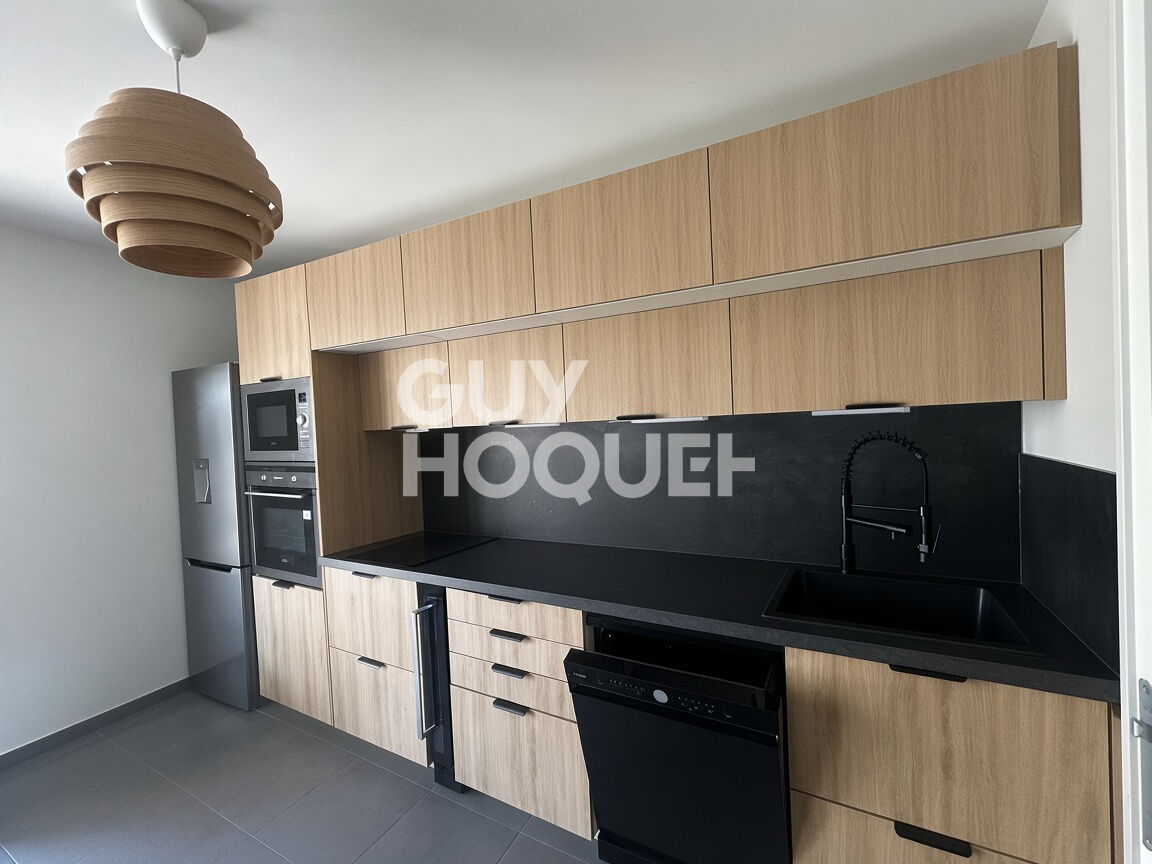 JOLI T3 MEUBLE + PARKING + BALCON