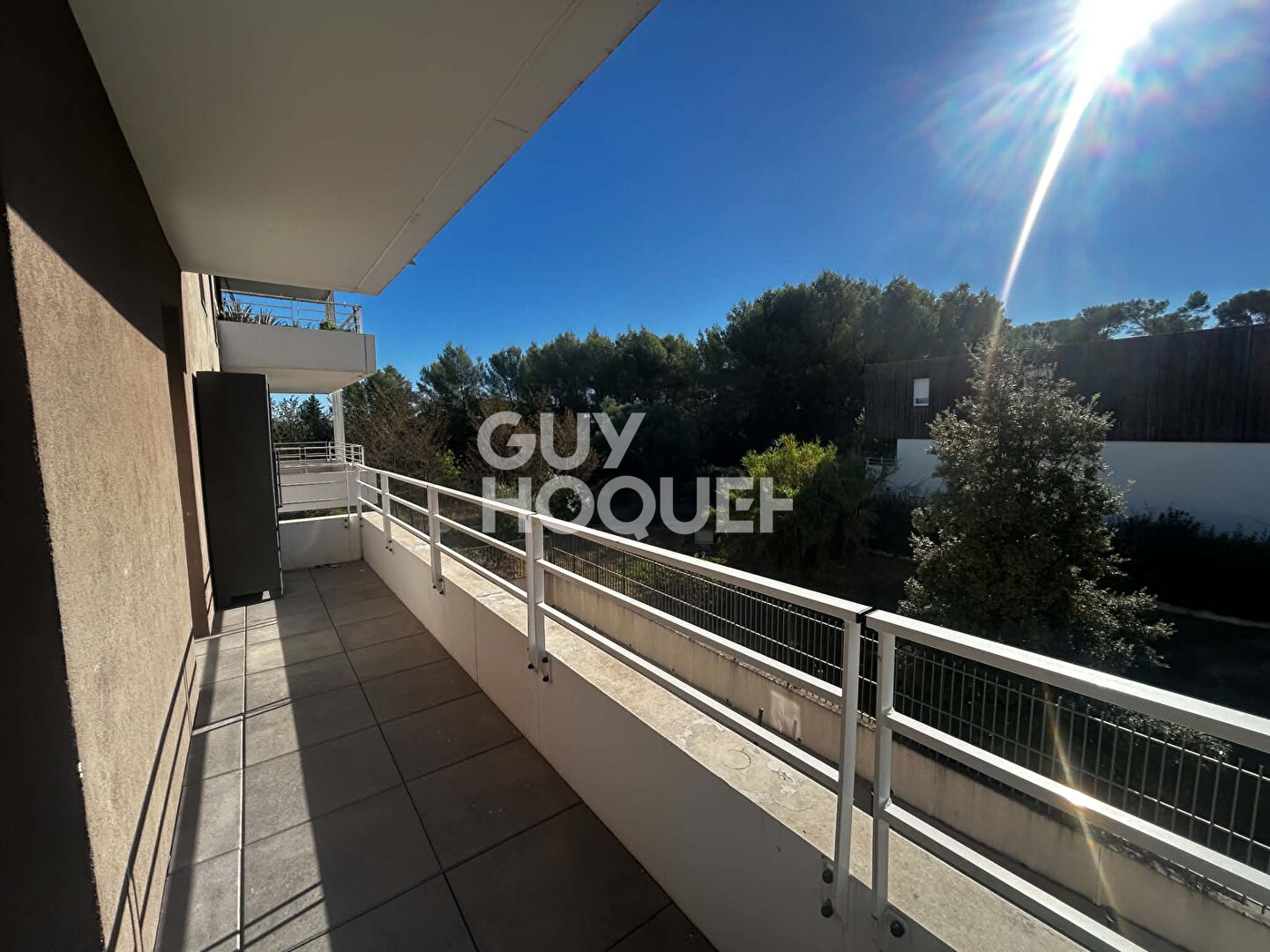 JOLI T3 MEUBLE + PARKING + BALCON