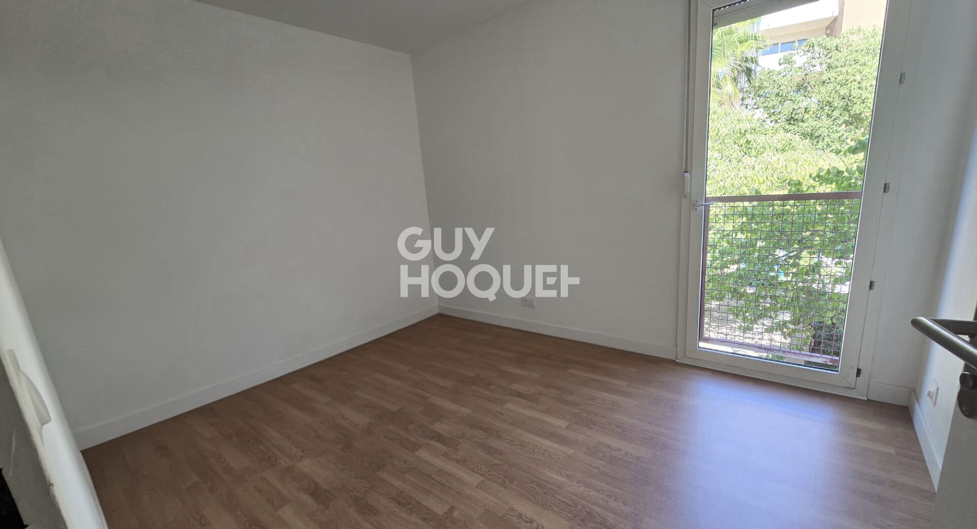 Charmant  3 pièces 51M2 rénové avec terrasse et parking