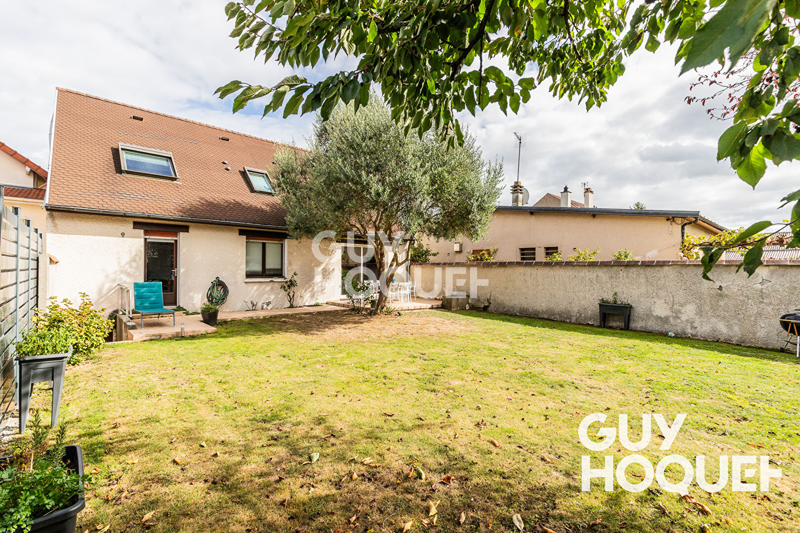 Maison spacieuse à vendre à Athis Mons - 5 chambres, jardin et confort