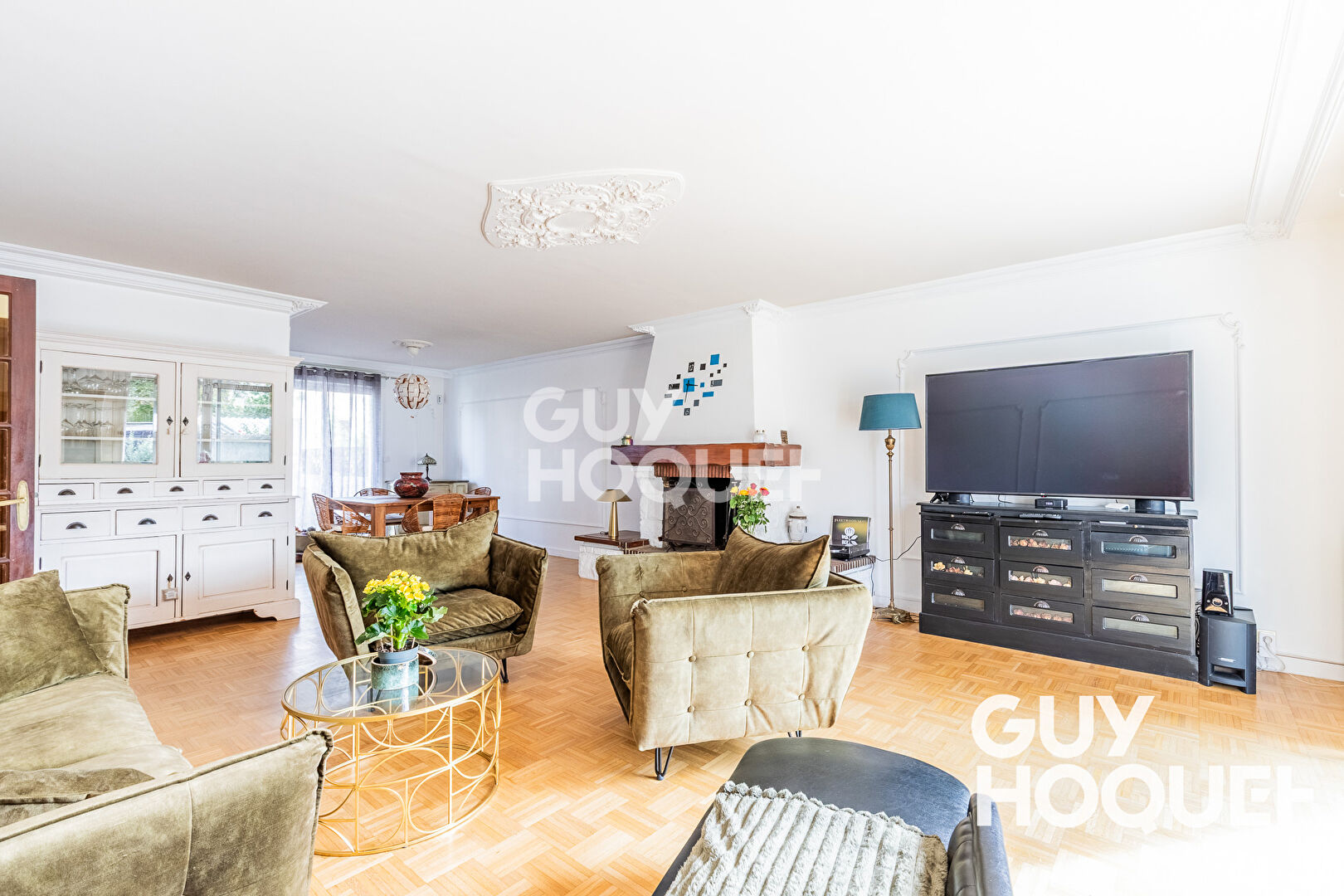 Maison spacieuse à vendre à Athis Mons - 5 chambres, jardin et confort