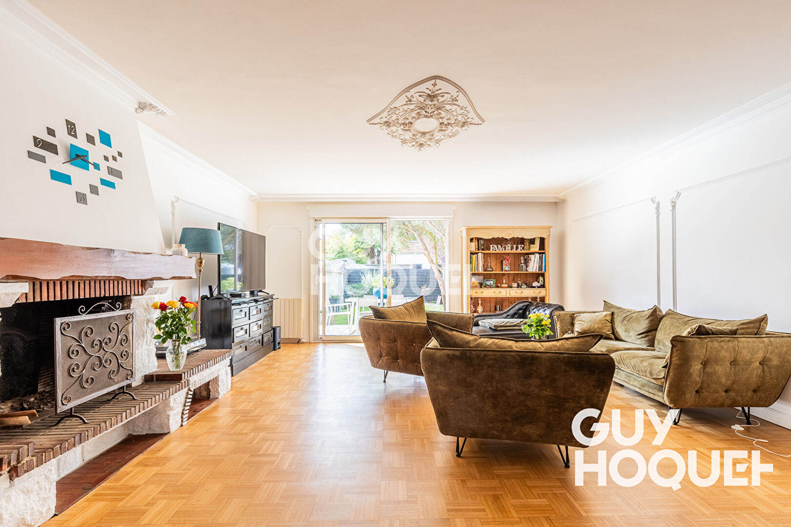 Maison spacieuse à vendre à Athis Mons - 5 chambres, jardin et confort