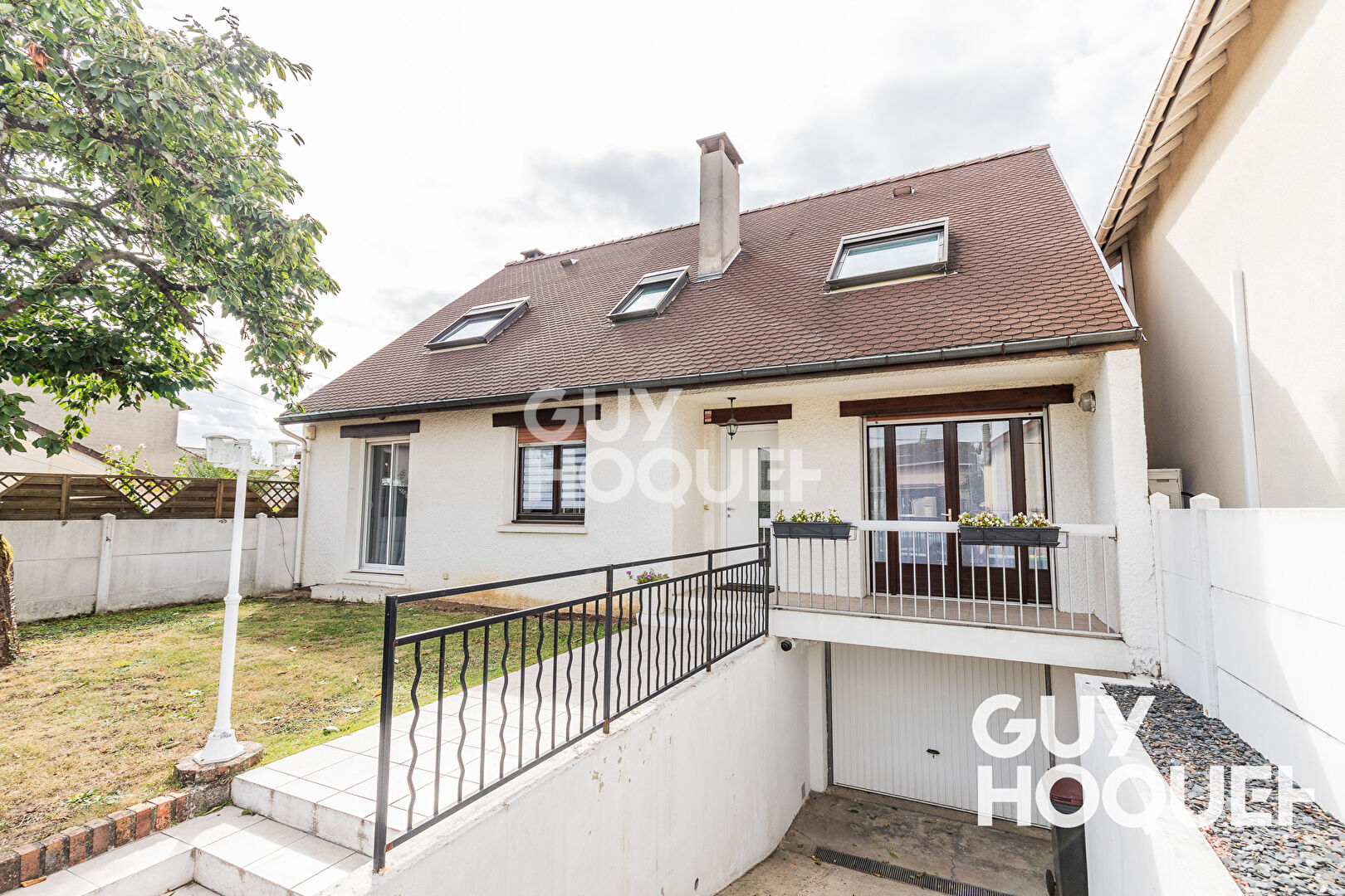 Maison spacieuse à vendre à Athis Mons - 5 chambres, jardin et confort