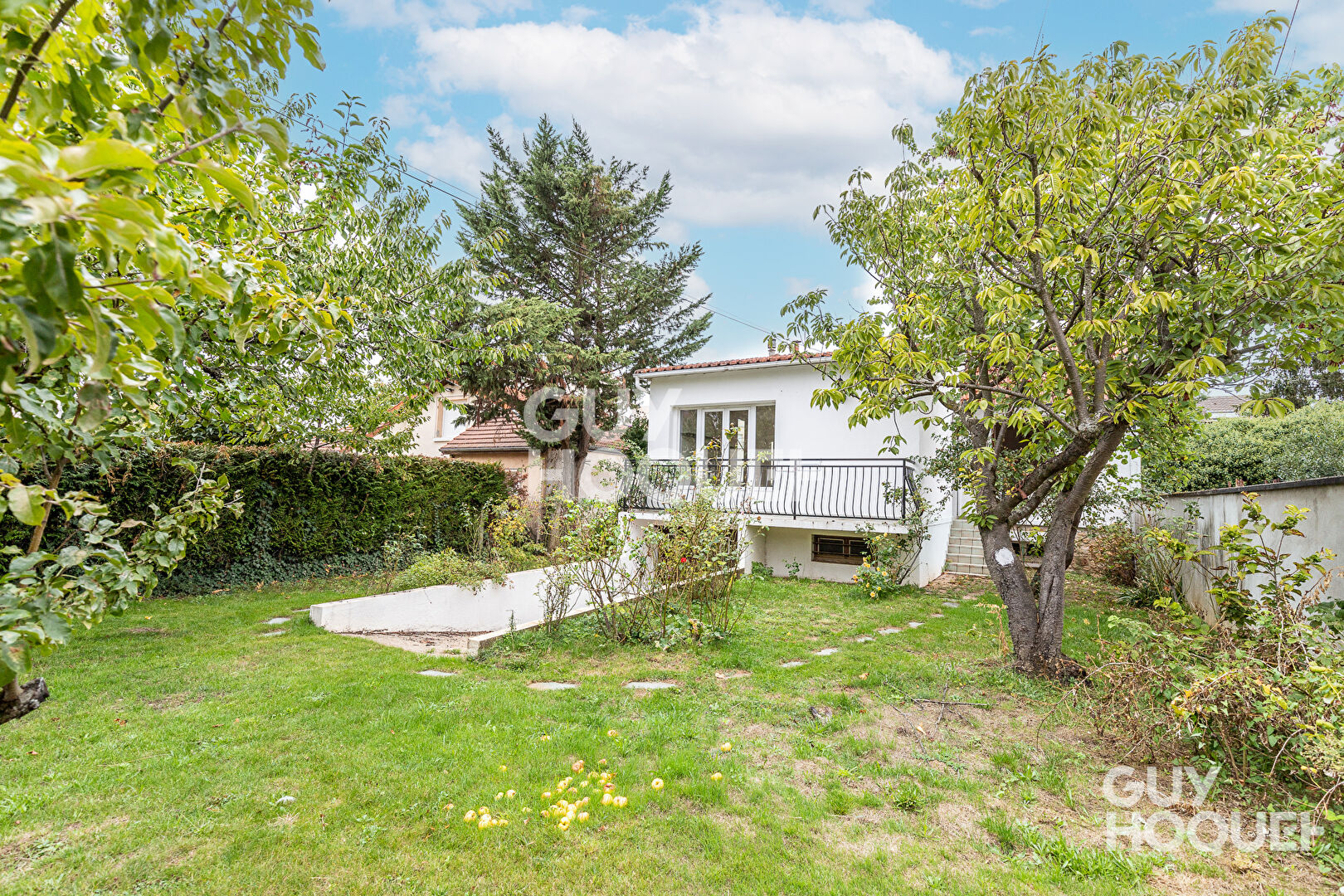 Maison 2 pièces de 57m2 érigée sur 400m2 de Parcelle