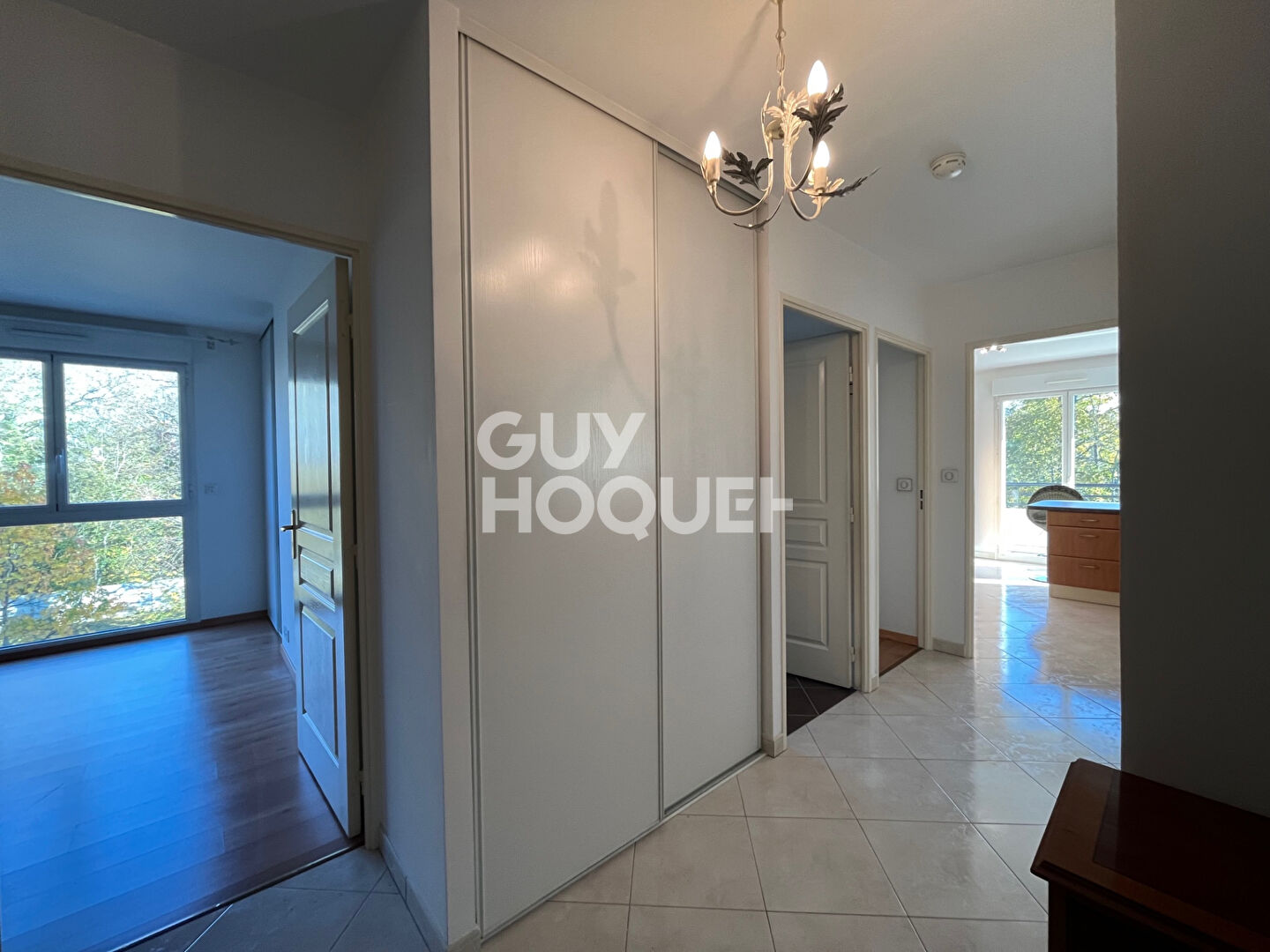 LOCATION : appartement F3 (80 m²) à MORANGIS