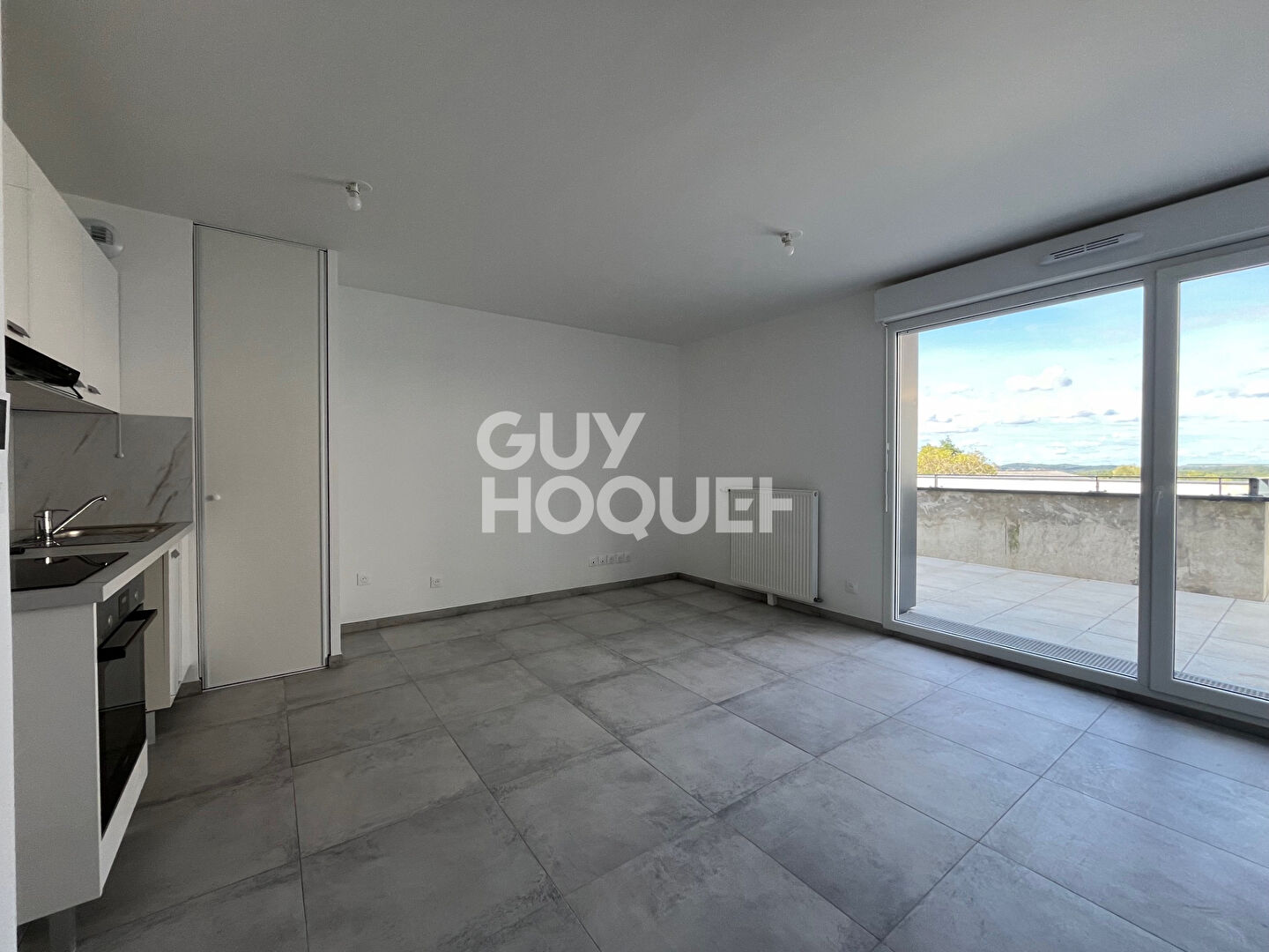 A104 ESSEINE : F2 neuf avec terrasse