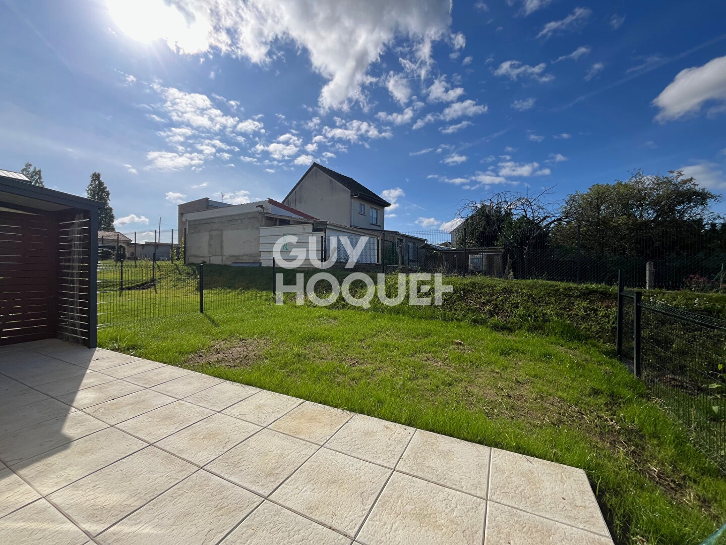 B04 - F3 avec terrasse et jardin