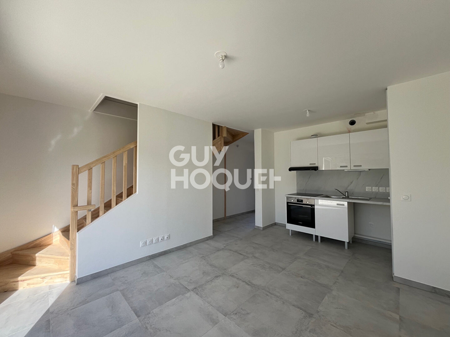 B09 ESSEINE : F3 en duplex