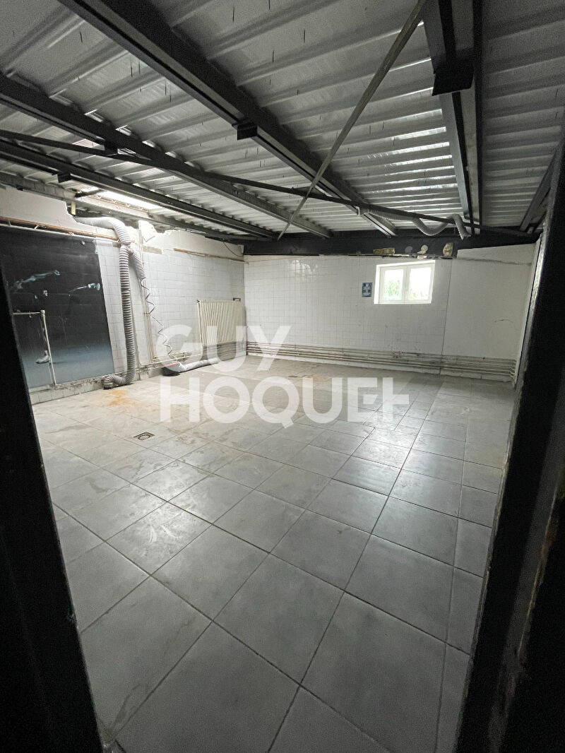 Local d'Activité Idéalement situé - Divisible.