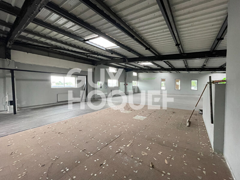 Local d'Activité Idéalement situé - Divisible.