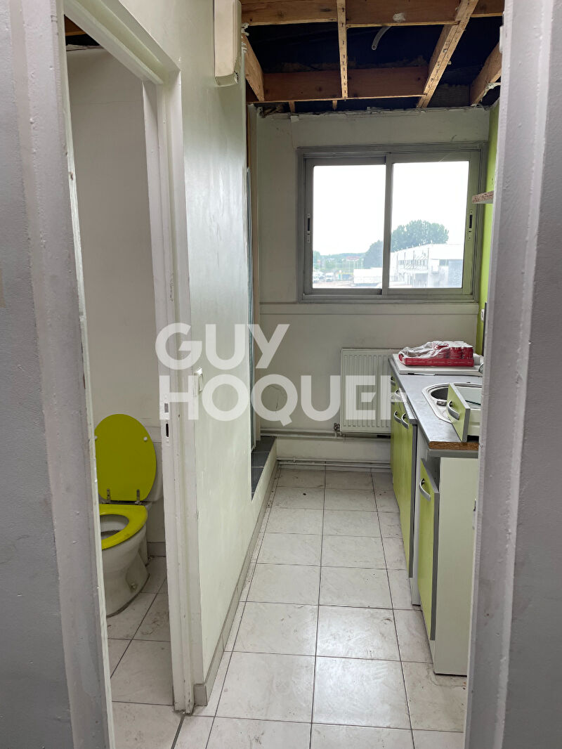 Local d'Activité Idéalement situé - Divisible.