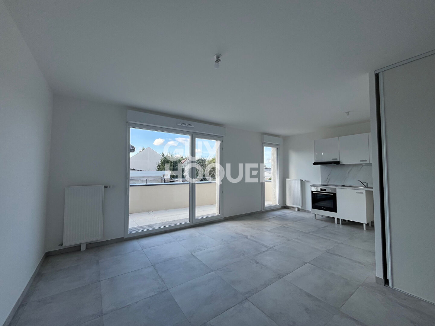 B102 ESSEINE: F3 avec terrasse