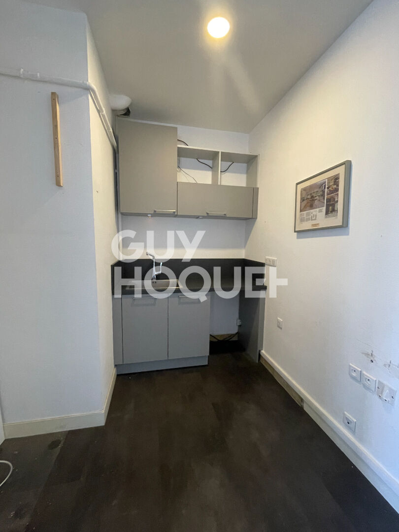 LOCAL COMMERCIAL AVEC FORTE VISIBILITE