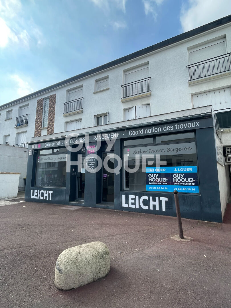 LOCAL COMMERCIAL AVEC FORTE VISIBILITE