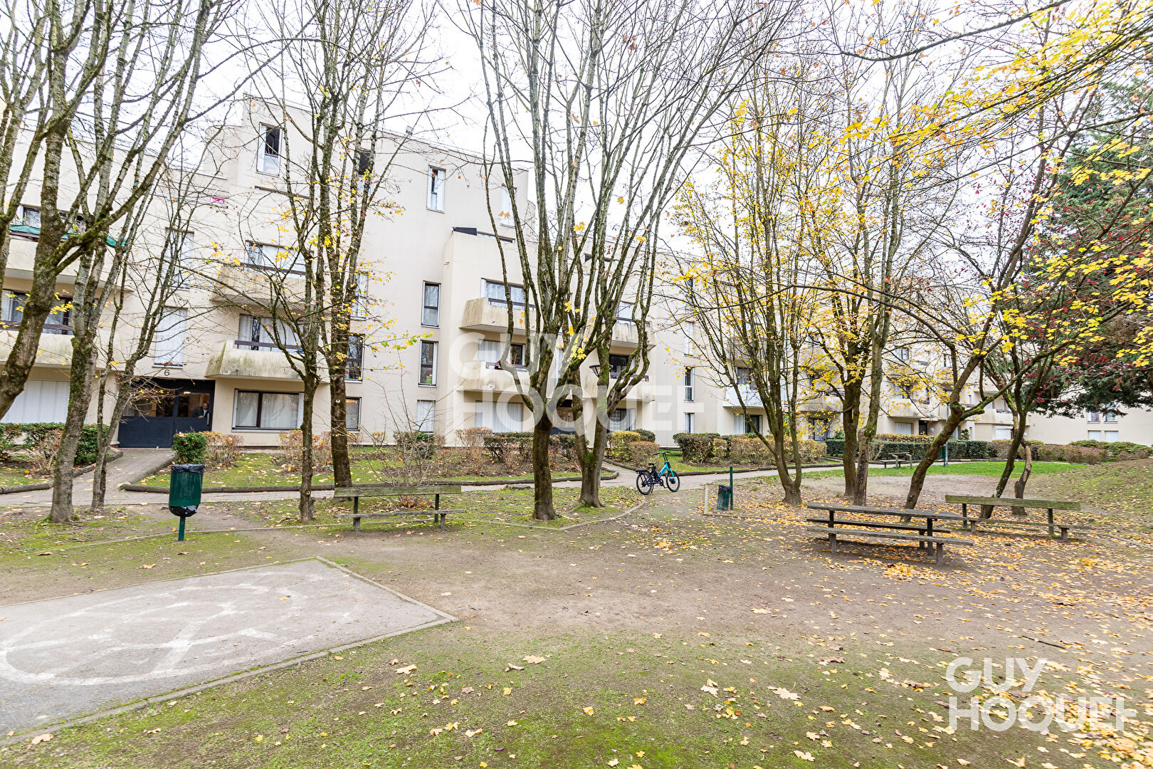 À vendre : Charmant appartement de 2 pièces à Évry Courcouronnes !