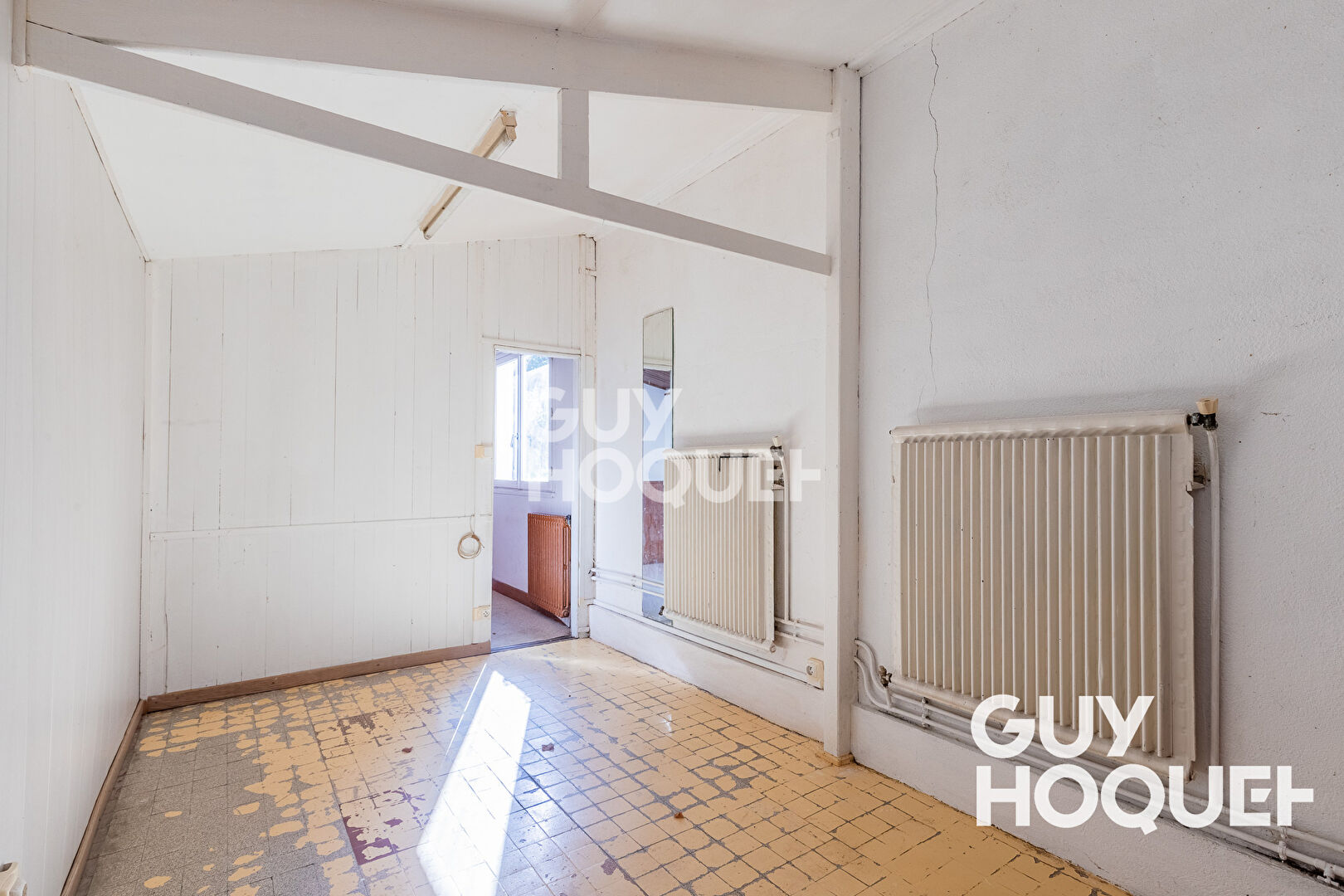 Maison à Vendre à Chilly Mazarin - Idéale investisseur FORT POTENTIEL