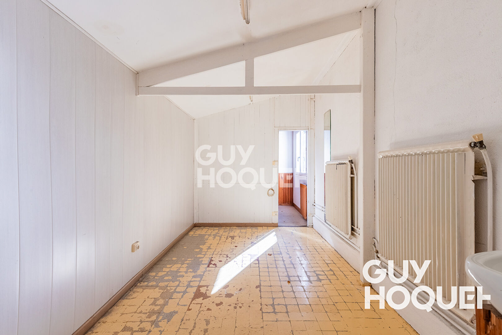 Maison à Vendre à Chilly Mazarin - Idéale investisseur FORT POTENTIEL