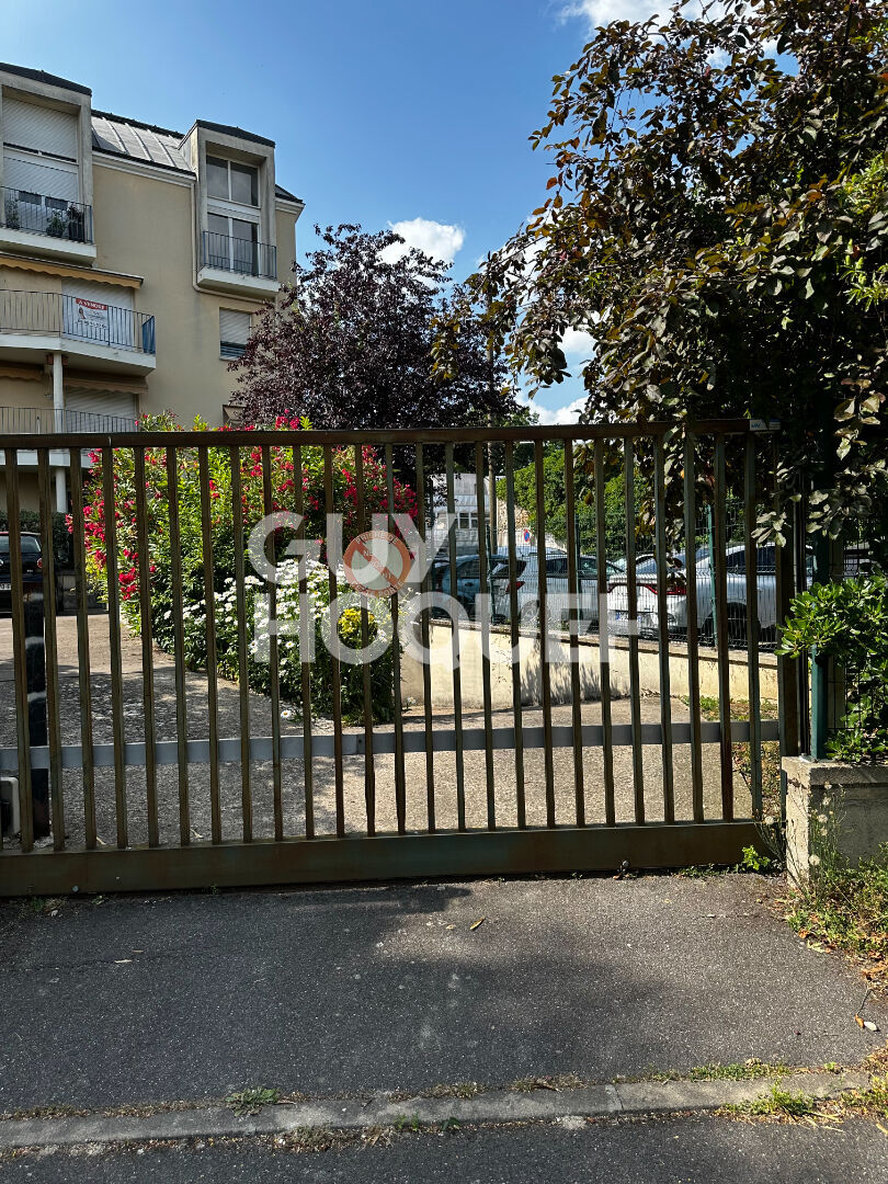 Place de Parking - PLEIN CENTRE-VILLE de JUVISY