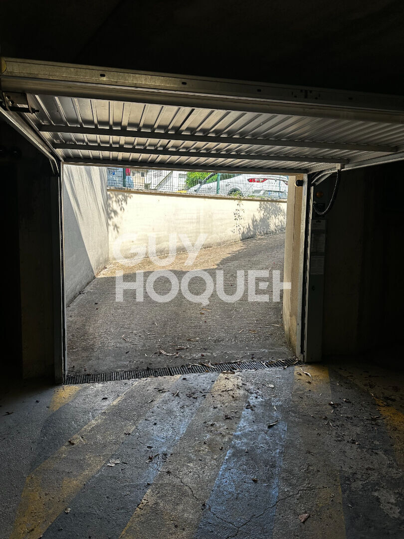 Place de Parking - PLEIN CENTRE-VILLE de JUVISY