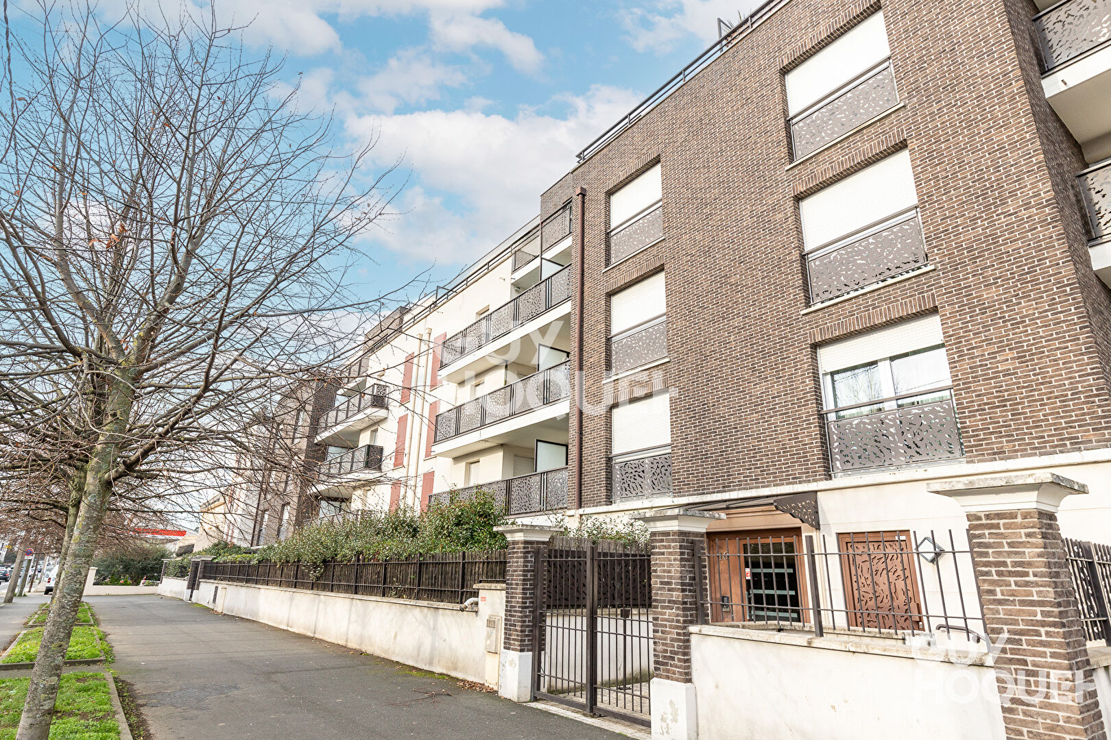 Charmant Appartement à Vendre à Athis Mons avec Terrasse