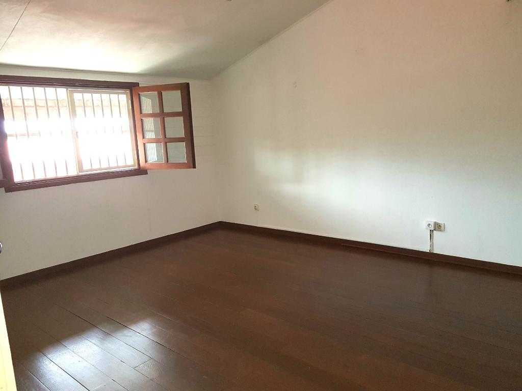 Maison de type 6 à Kourou