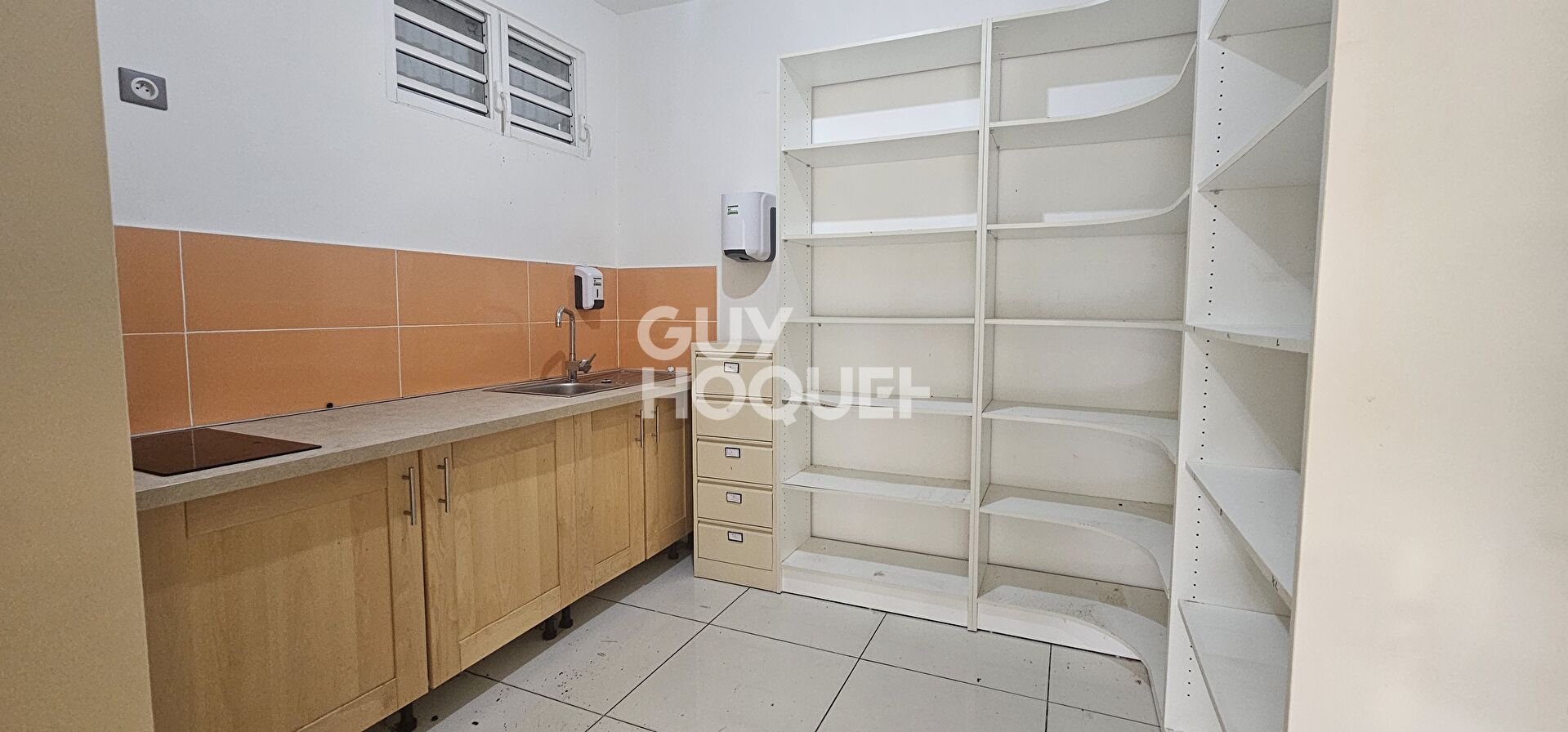 Local de 92 m2 dans Cayenne