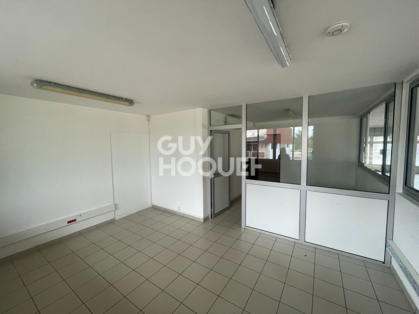 Local commercial Cayenne 600m² m2