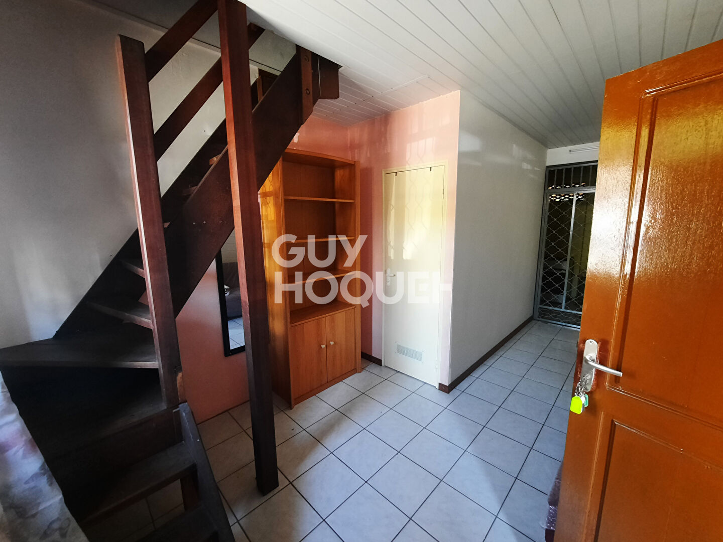 LOGEMENT DE TYPE T2 MEUBLE