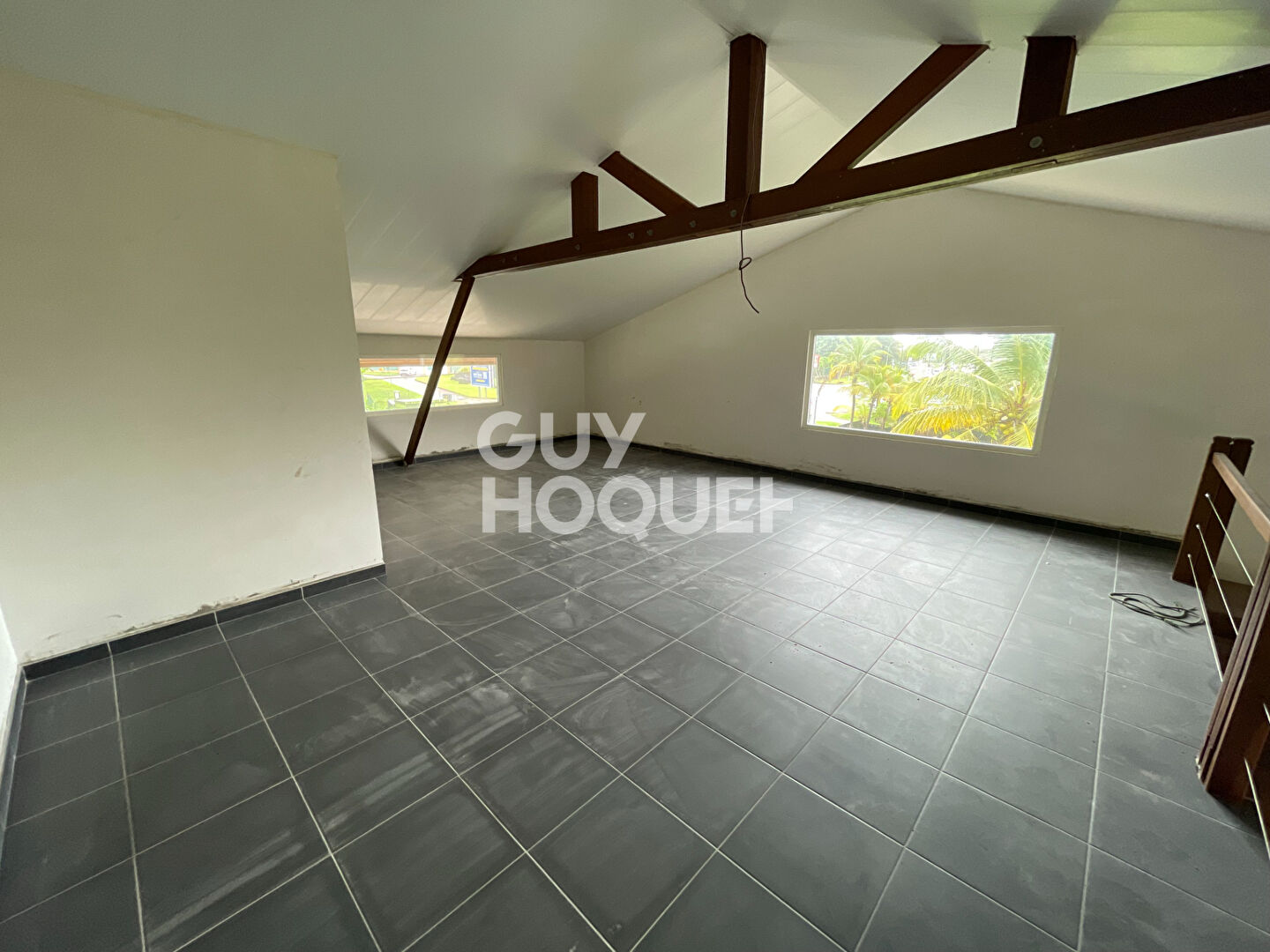 Local commercial - Remire-montjoly 92.70 m2