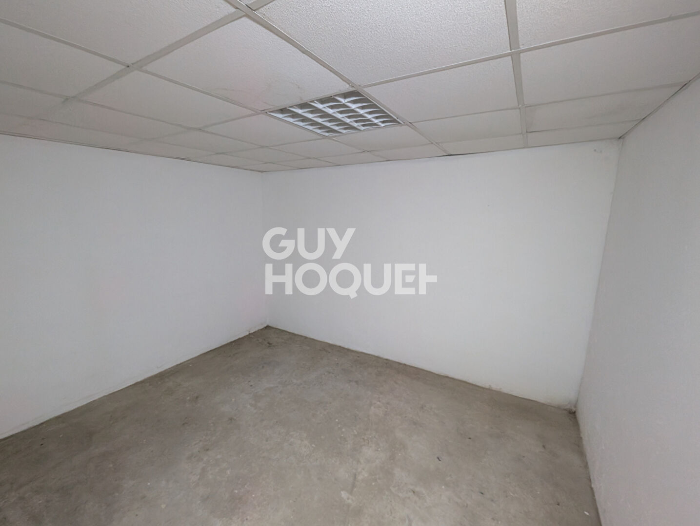 Local commercial Cayenne 68.5 m2